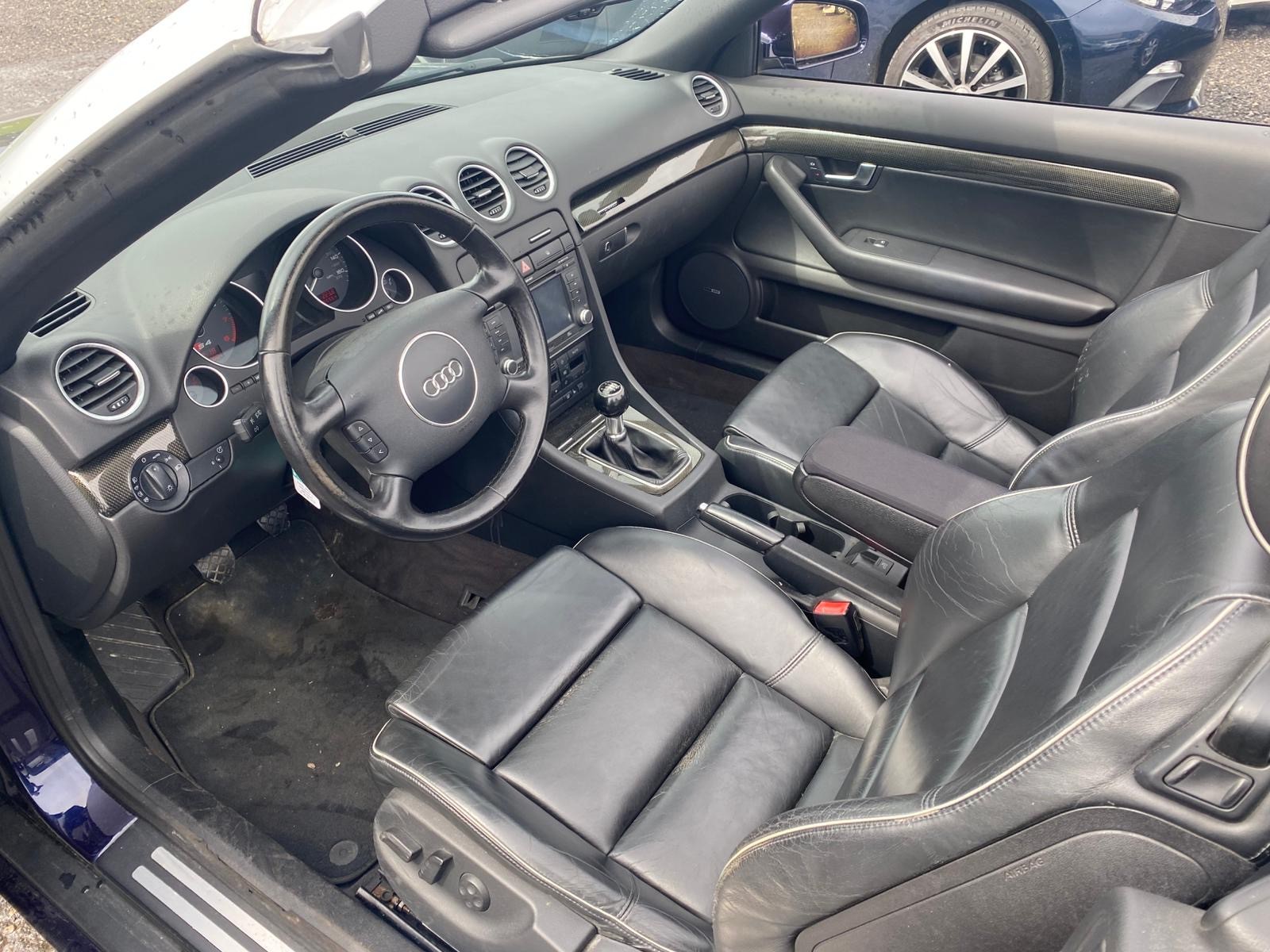 AUDI S4 Cabriolet 4.2 V8 quattro-image-11