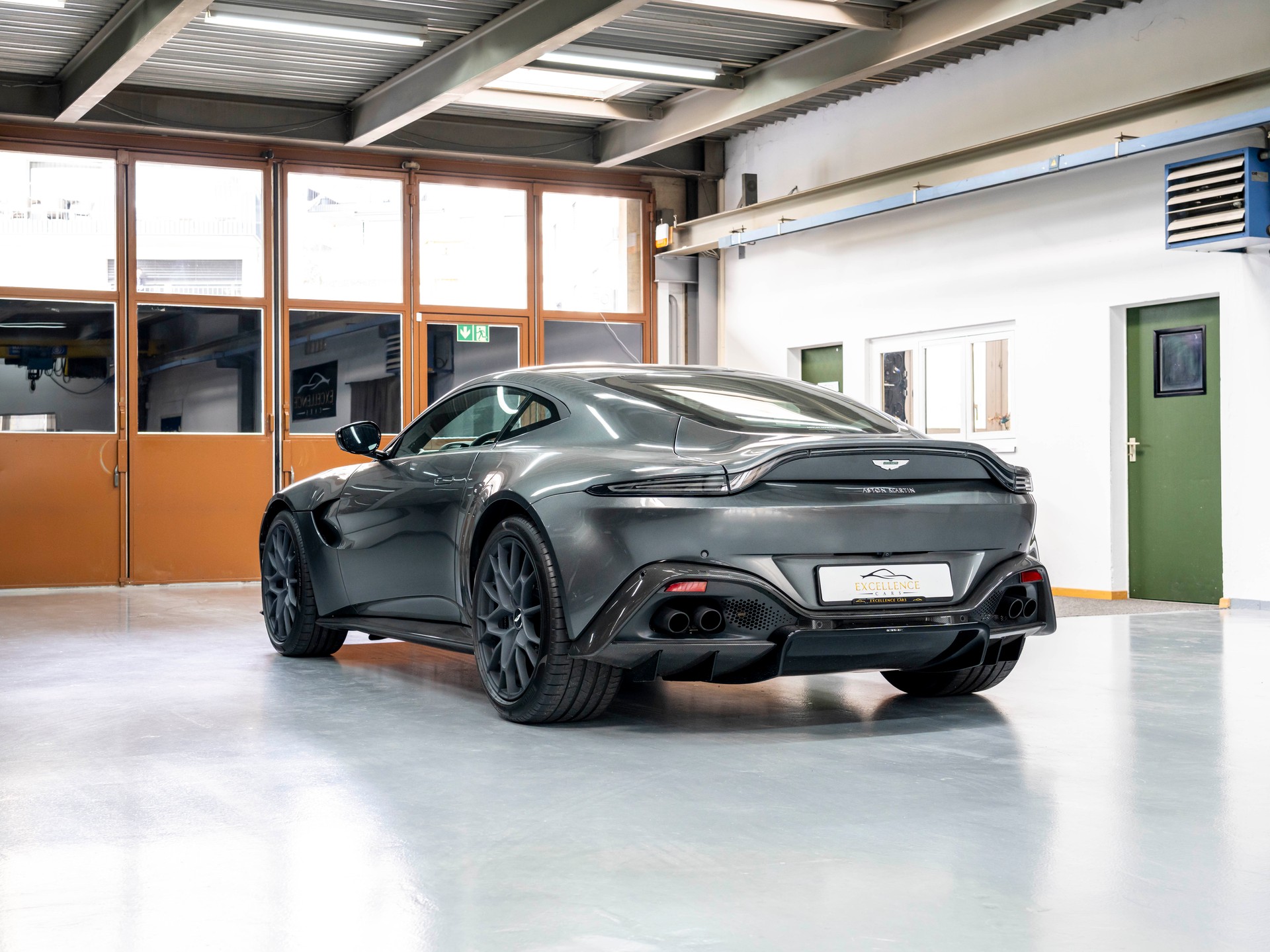 ASTON MARTIN V8 Vantage 4.0 Coupé 1 OF 200, BOITE MANUELLE 7 RAPPORT-image-7