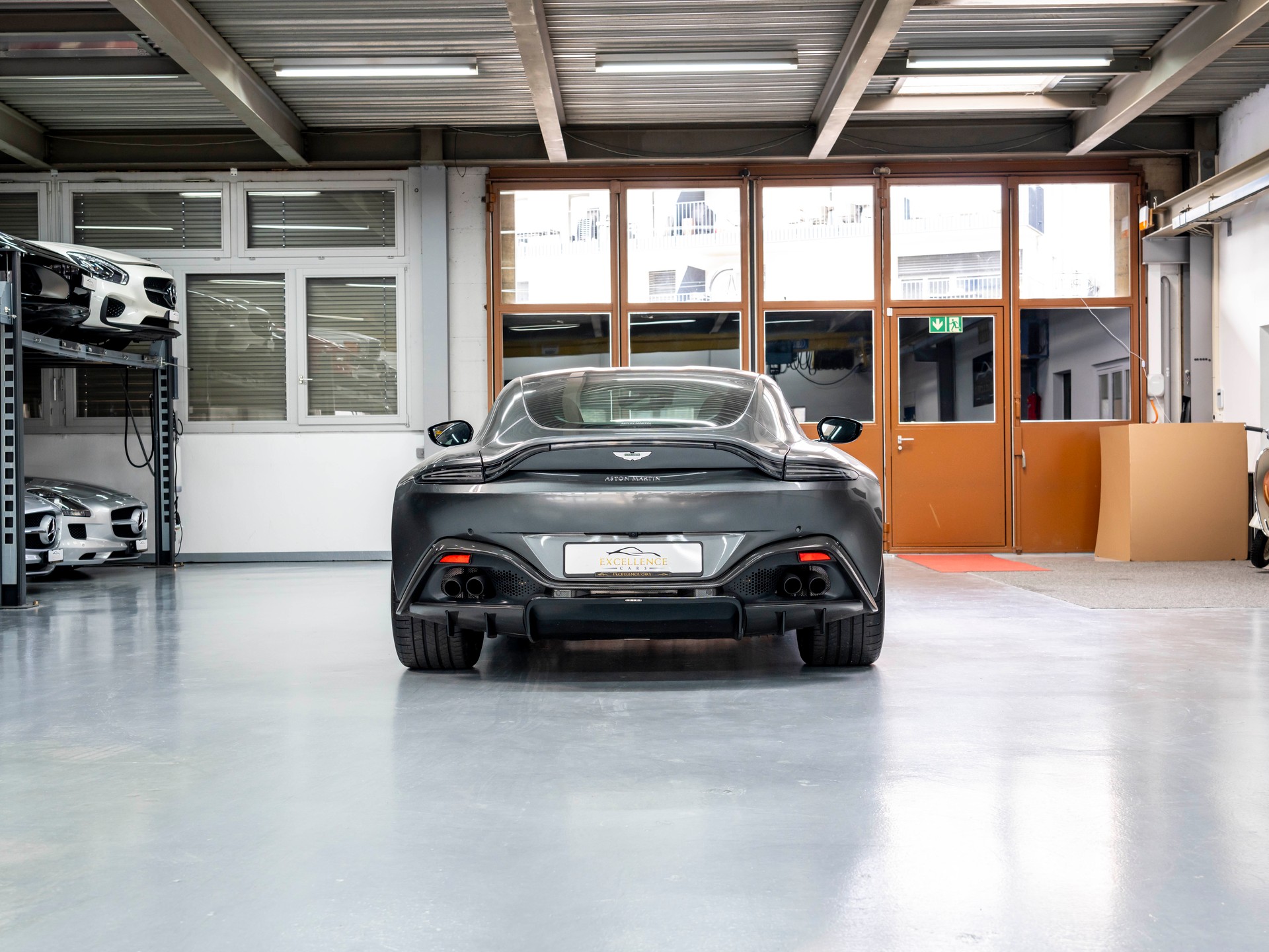 ASTON MARTIN V8 Vantage 4.0 Coupé 1 OF 200, BOITE MANUELLE 7 RAPPORT-image-6