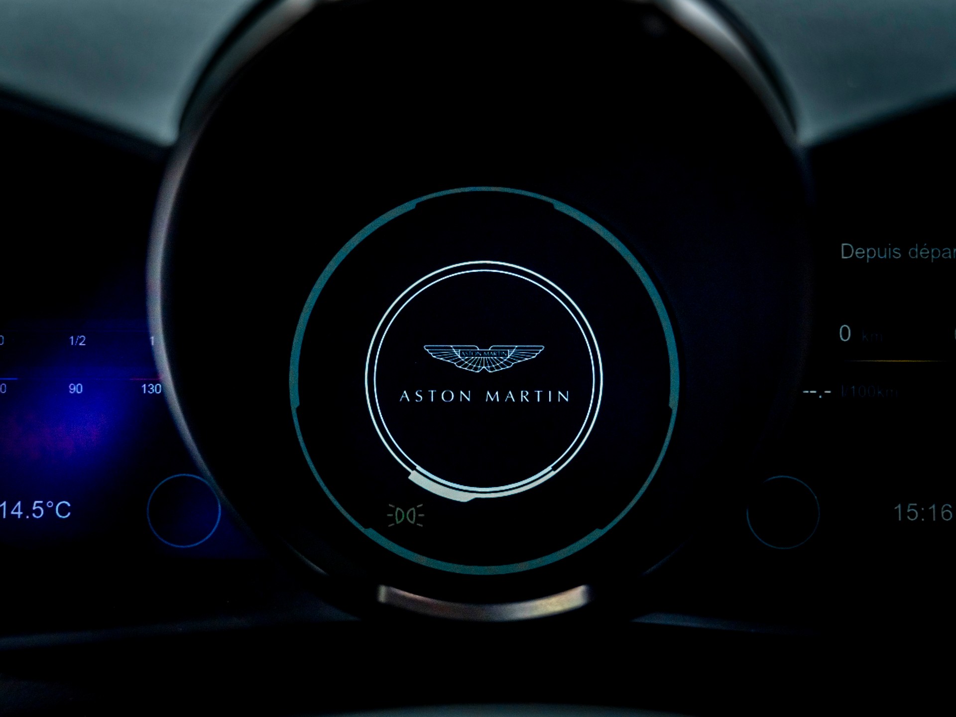 ASTON MARTIN V8 Vantage 4.0 Coupé 1 OF 200, BOITE MANUELLE 7 RAPPORT-image-29