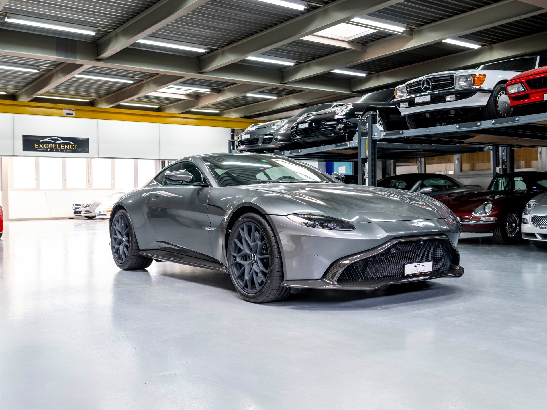 ASTON MARTIN V8 Vantage 4.0 Coupé 1 OF 200, BOITE MANUELLE 7 RAPPORT-showroom-element-2