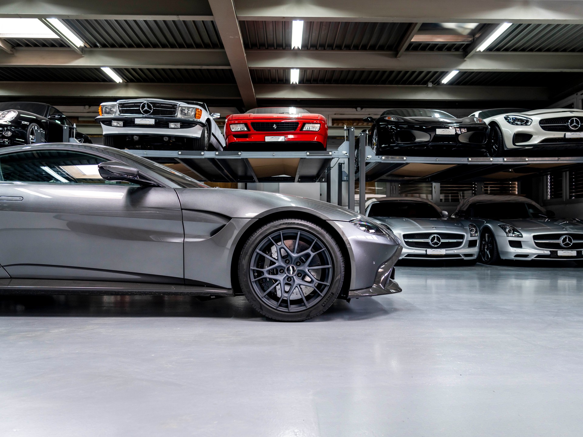ASTON MARTIN V8 Vantage 4.0 Coupé 1 OF 200, BOITE MANUELLE 7 RAPPORT-image-18