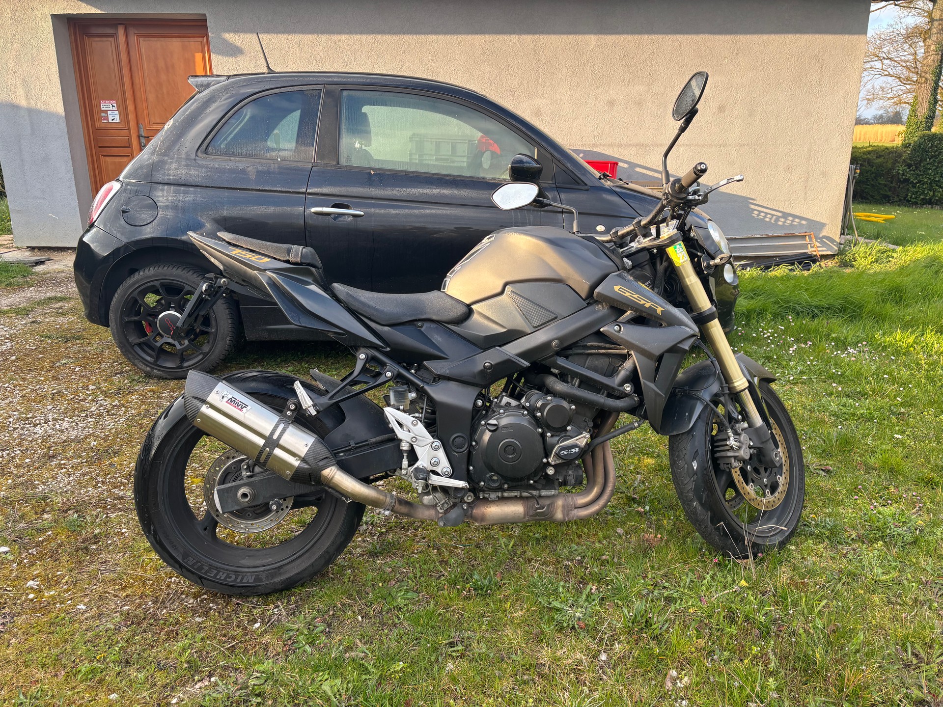 SUZUKI GSR 750 ABS-image-1