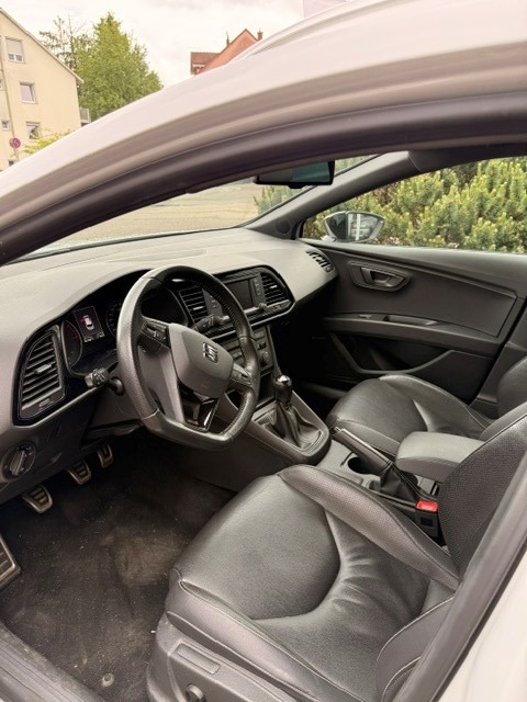 SEAT Leon ST 2.0 TSI Cupra 280-image-4