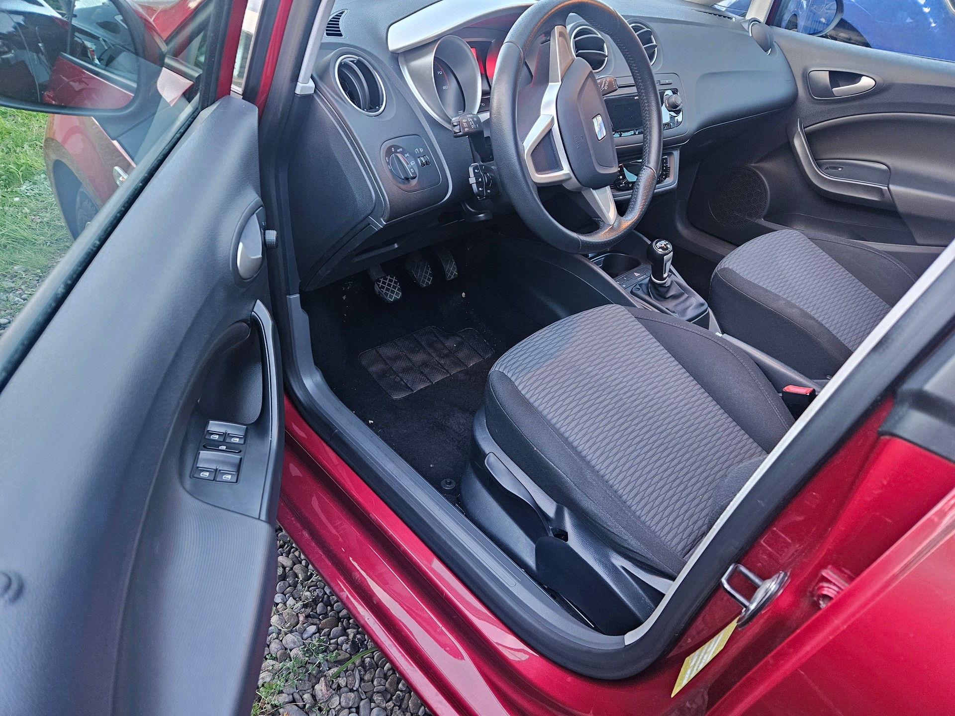 SEAT Ibiza ST 1.2 TSI Sport-image-6