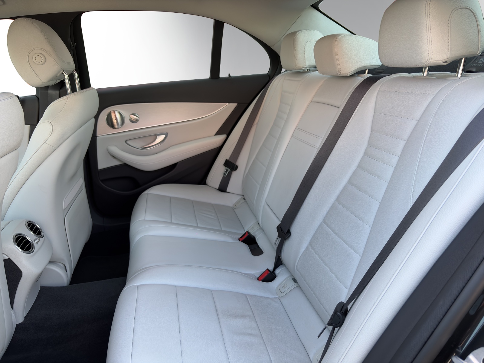 MERCEDES-BENZ E 300 de 4M AMG Line-image-8