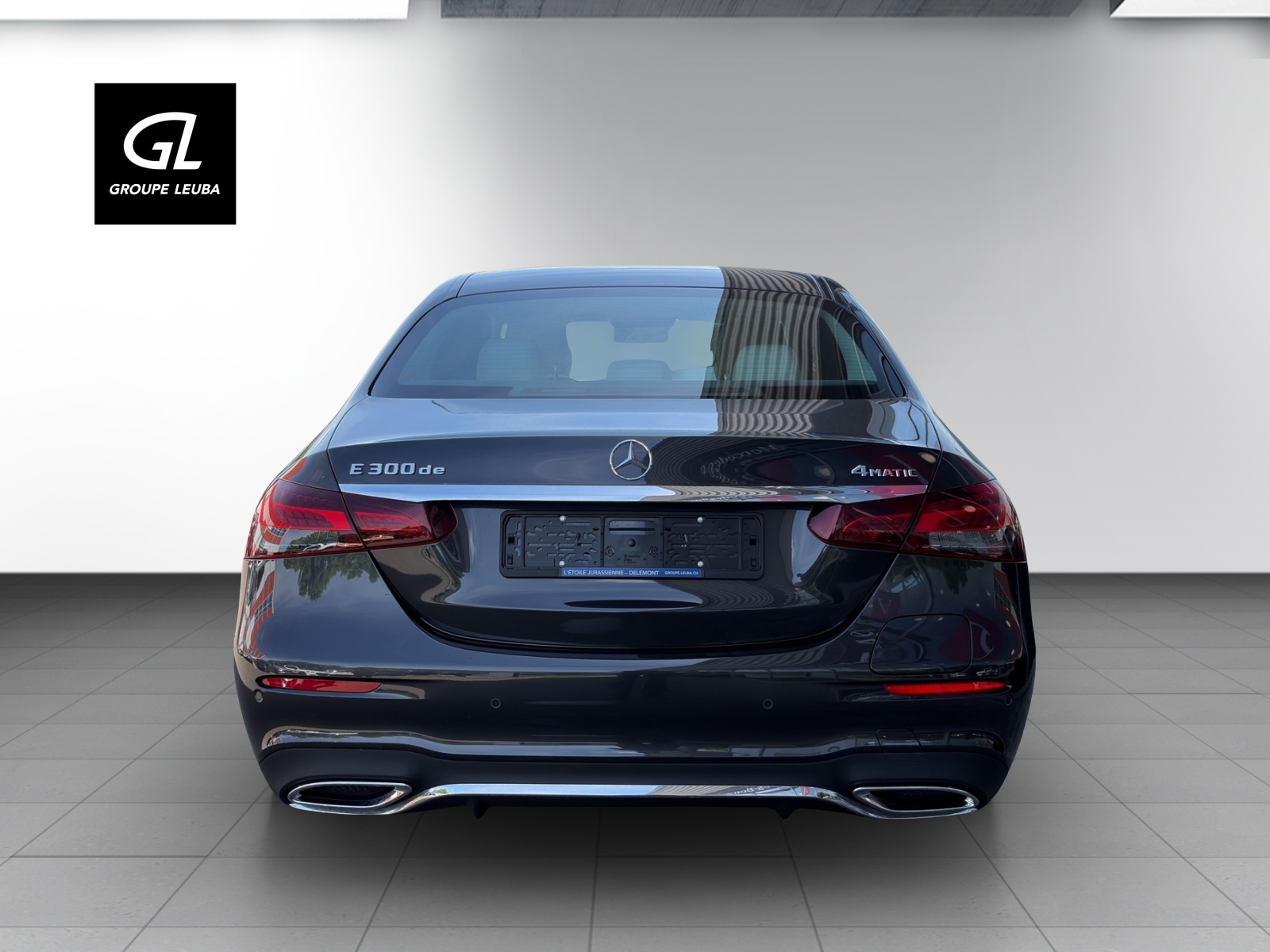 MERCEDES-BENZ E 300 de 4M AMG Line-image-5
