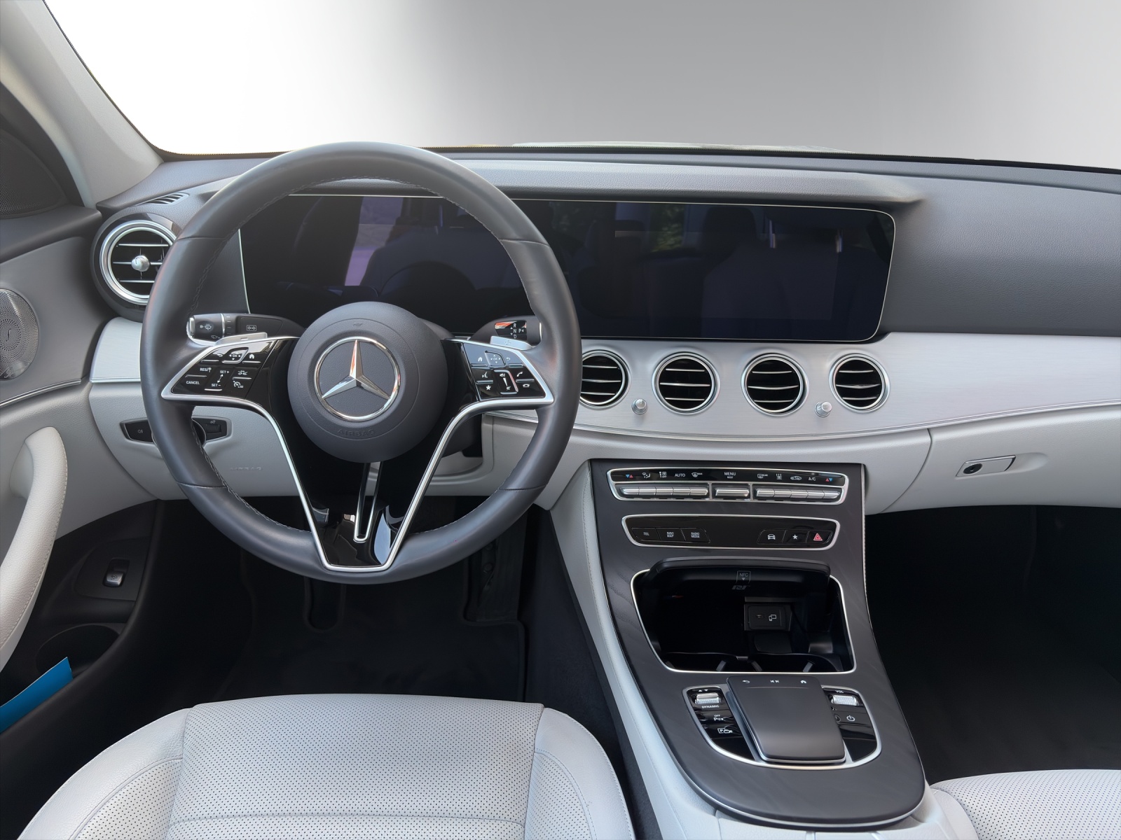 MERCEDES-BENZ E 300 de 4M AMG Line-image-10