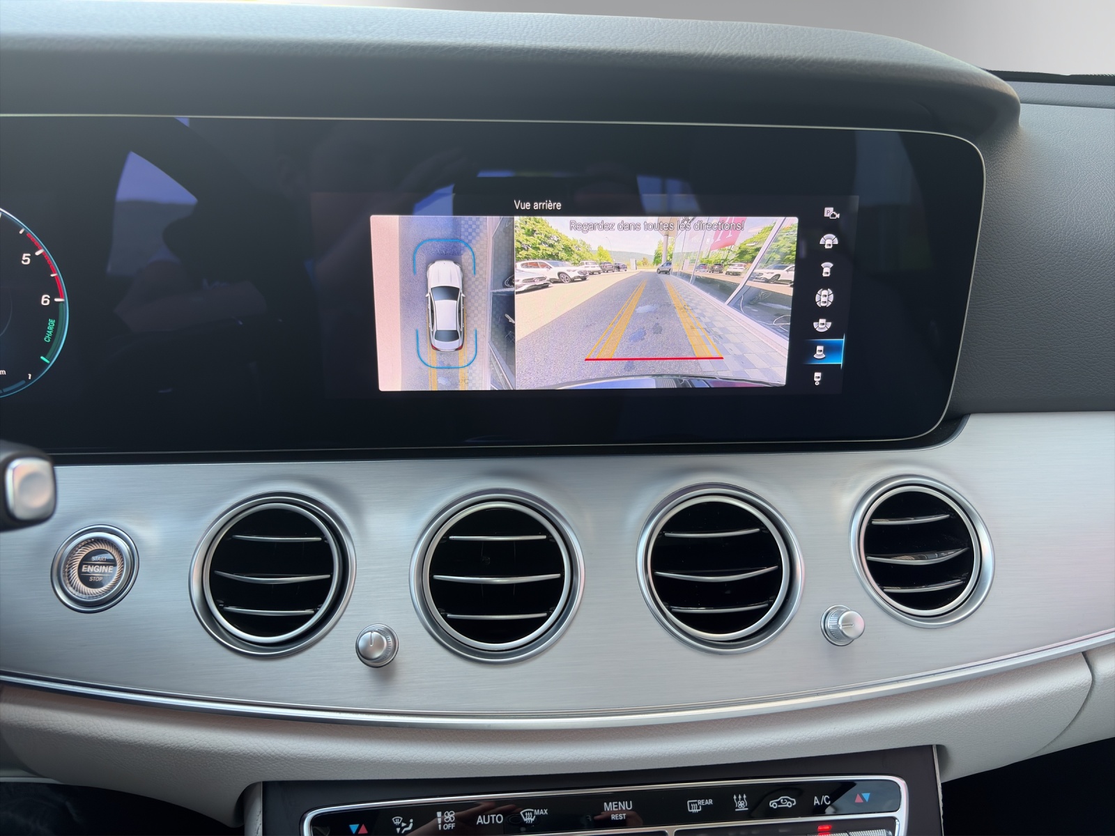 MERCEDES-BENZ E 300 de 4M AMG Line-image-11