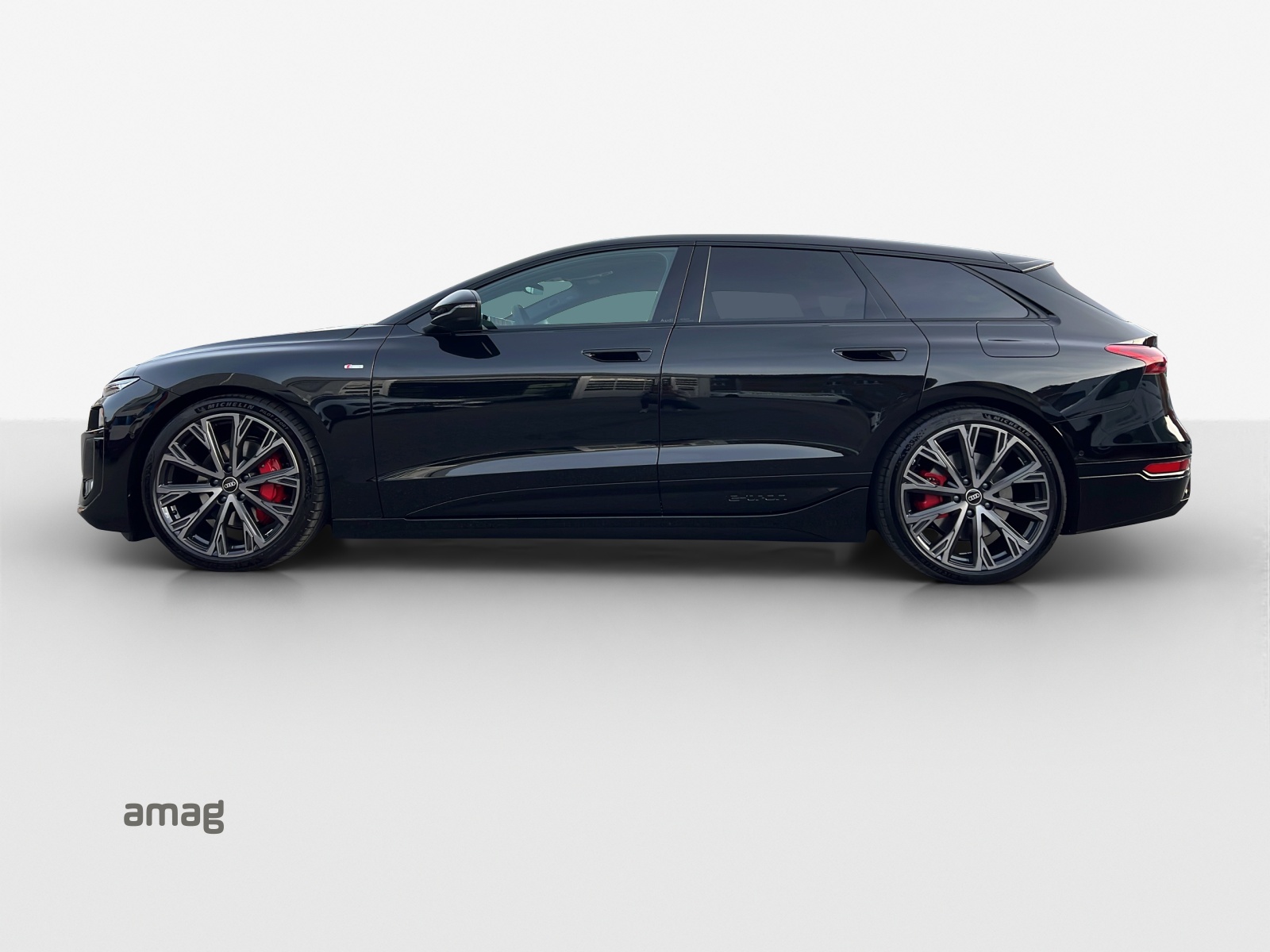 AUDI A6 Avant e-tron quattro-showroom-element-1