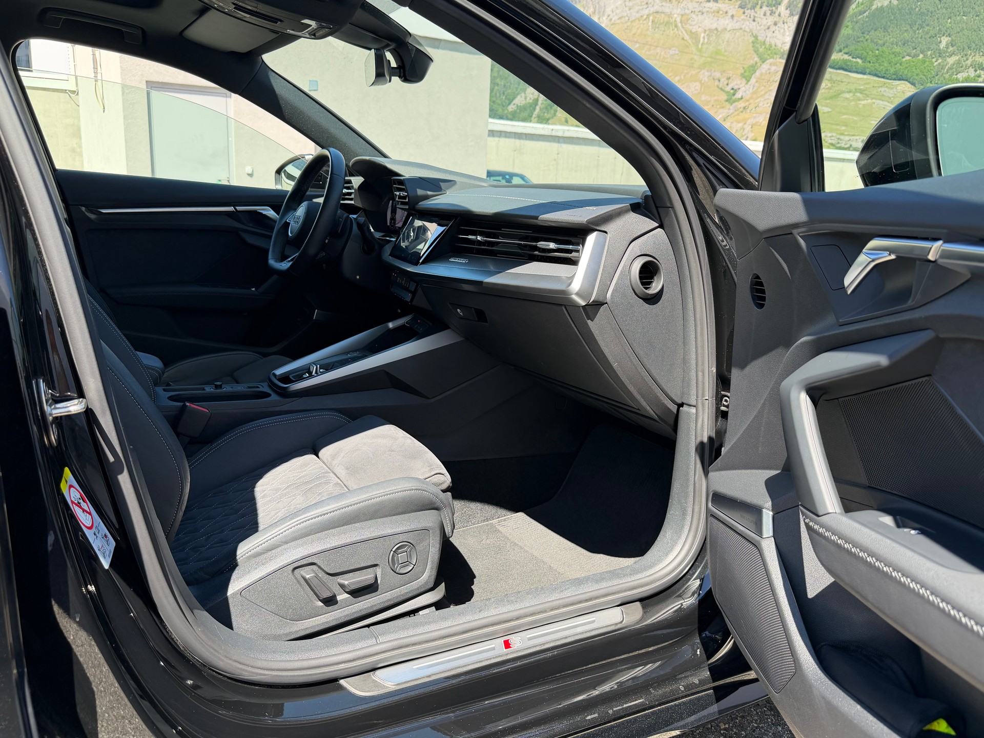 AUDI A3 Sportback 40 TDI S line S-tronic quattro-image-20