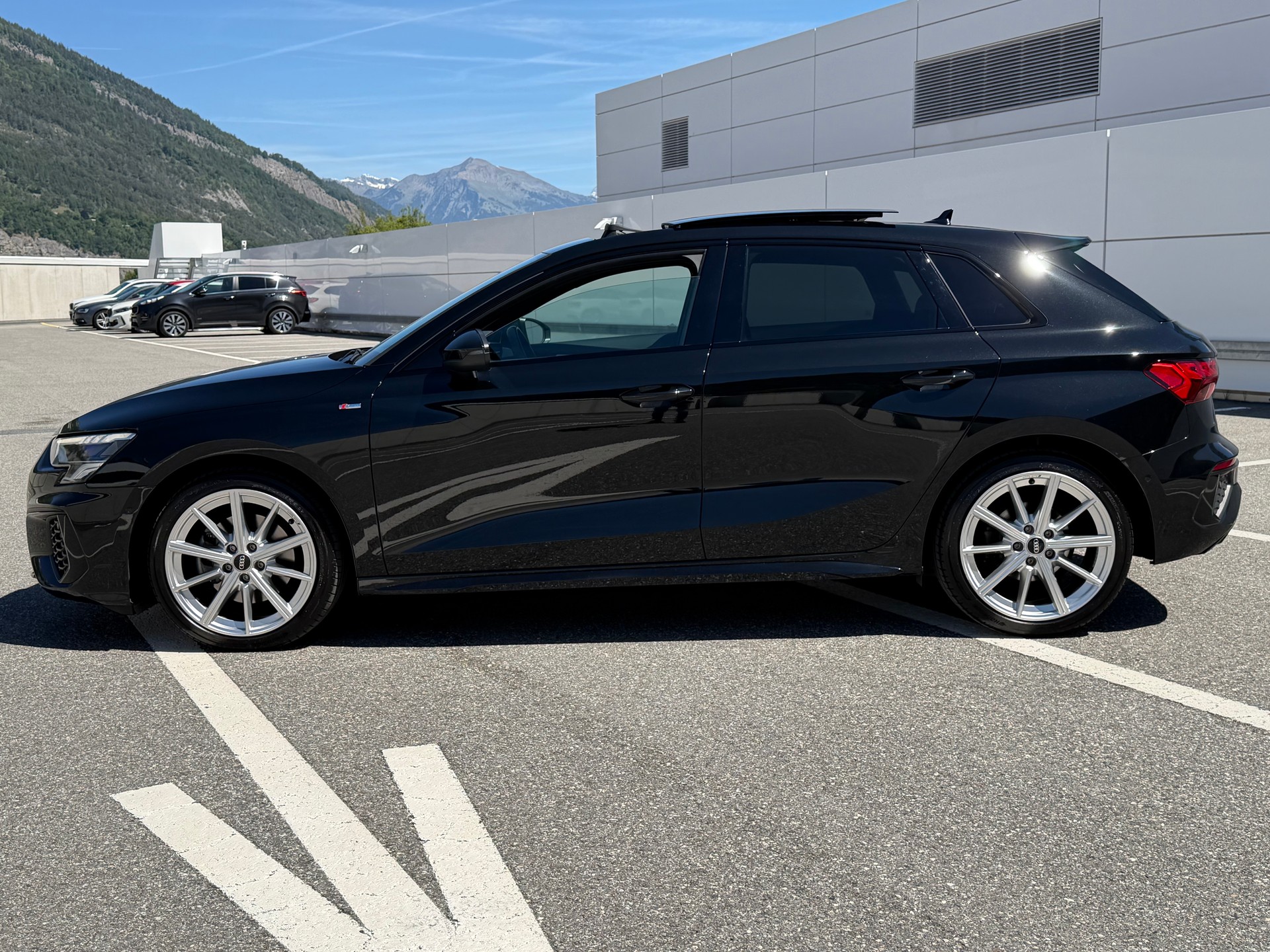 AUDI A3 Sportback 40 TDI S line S-tronic quattro-showroom-element-2