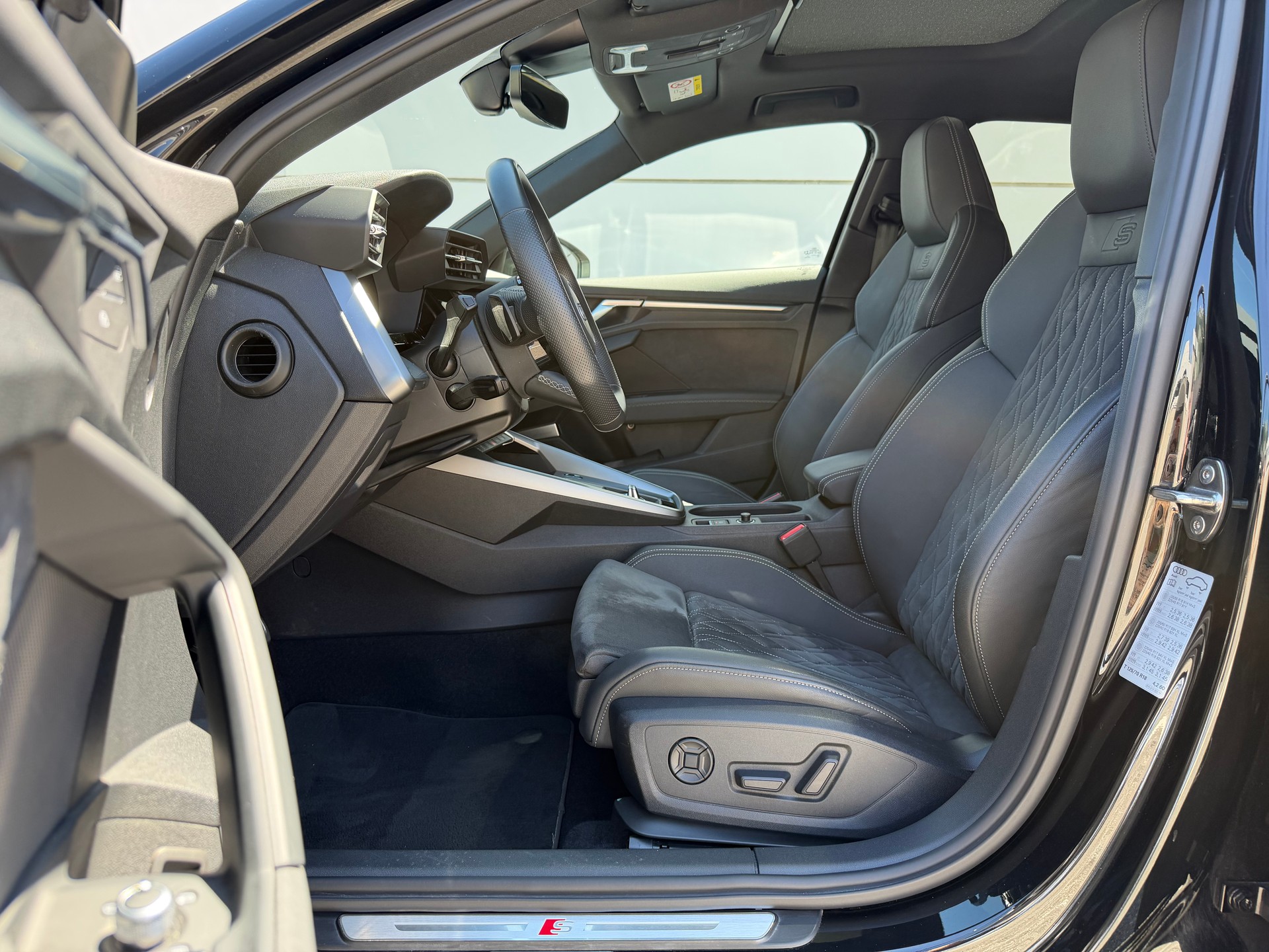 AUDI A3 Sportback 40 TDI S line S-tronic quattro-image-14