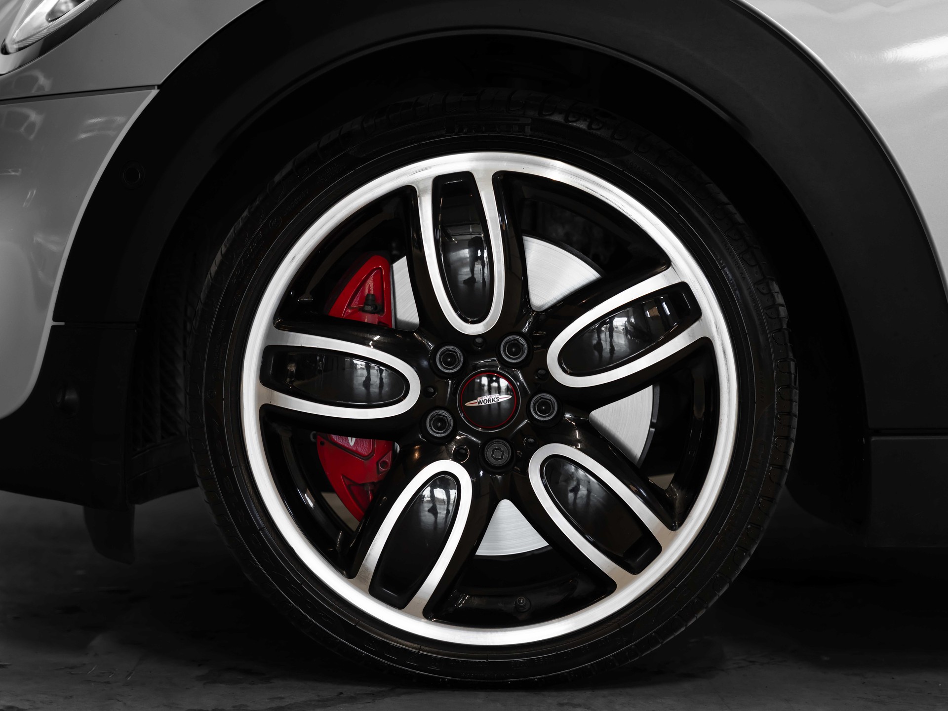MINI Cooper John Cooper Works Cabriolet Steptronic-image-22