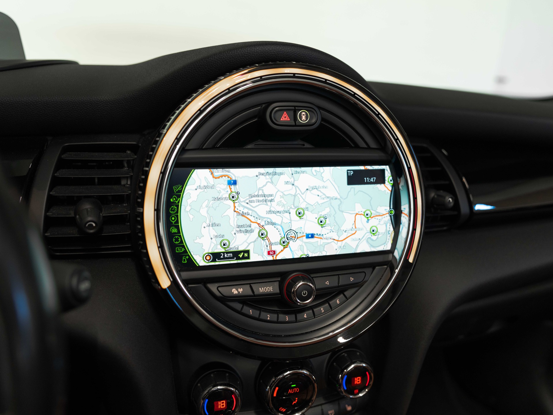 MINI Cooper John Cooper Works Cabriolet Steptronic-image-39