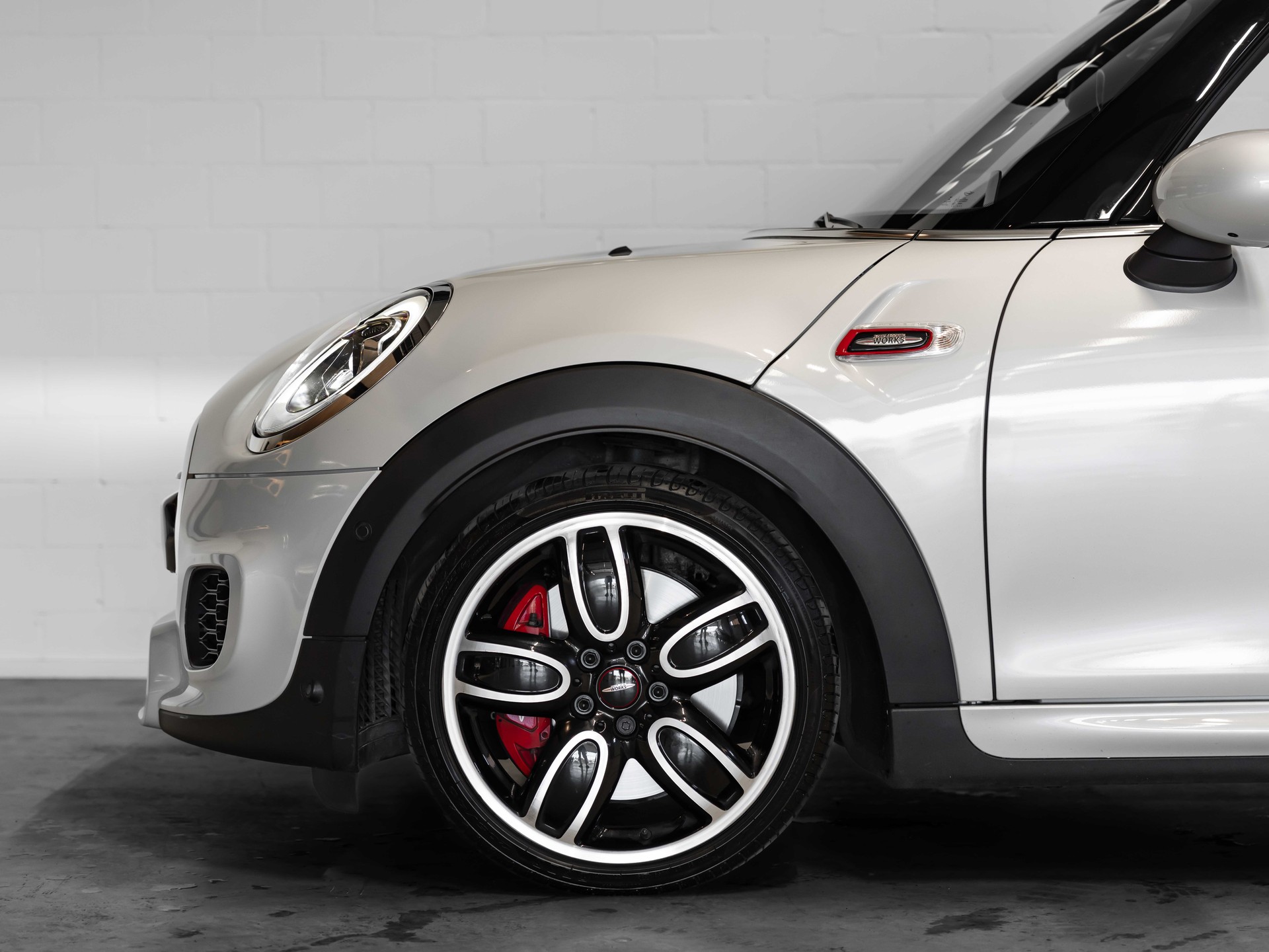 MINI Cooper John Cooper Works Cabriolet Steptronic-image-21