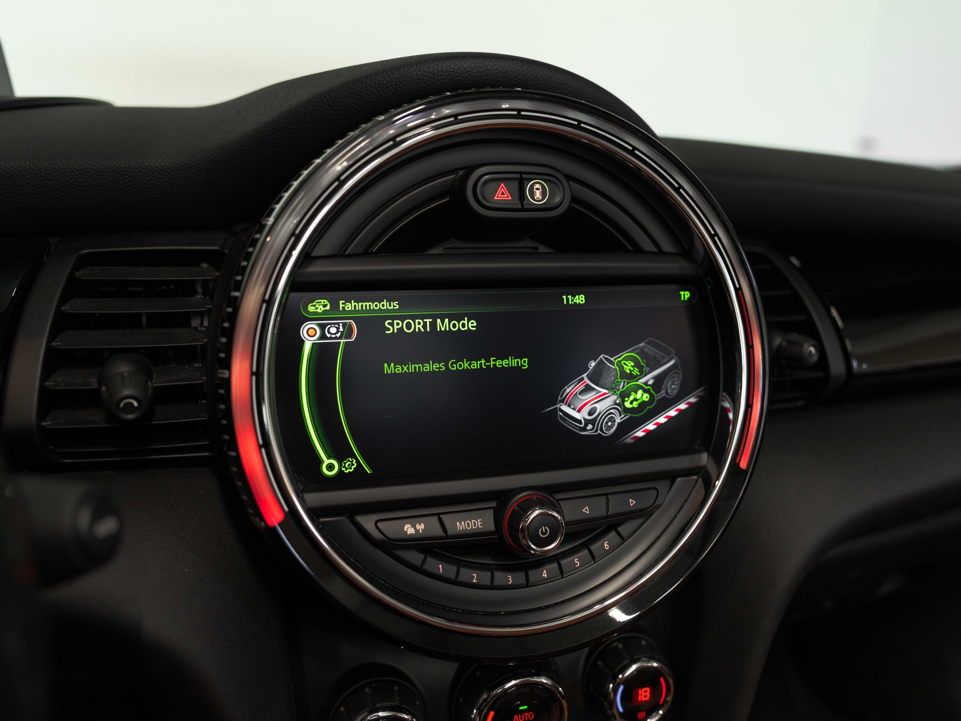 MINI Cooper John Cooper Works Cabriolet Steptronic-image-41