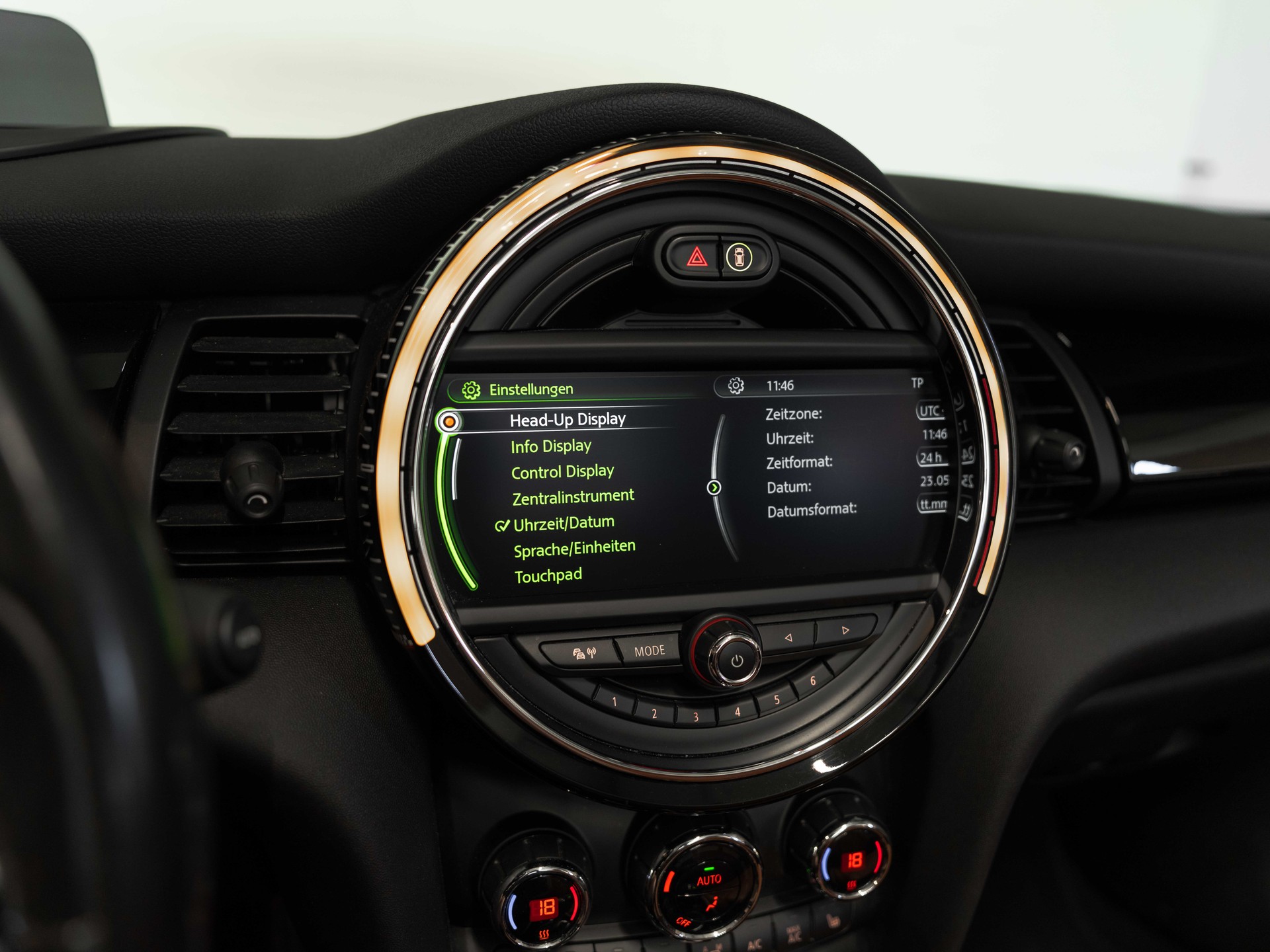 MINI Cooper John Cooper Works Cabriolet Steptronic-image-33