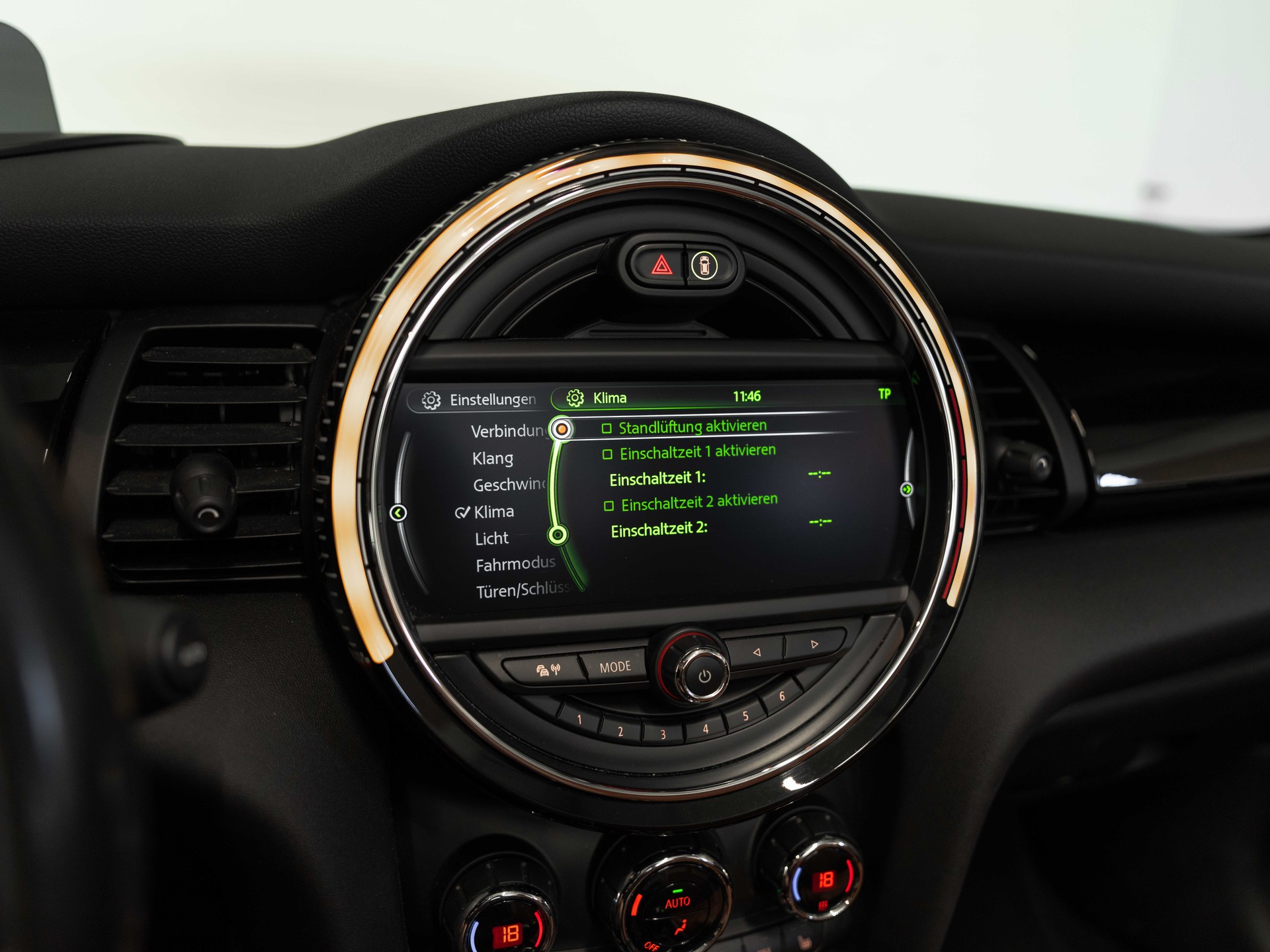 MINI Cooper John Cooper Works Cabriolet Steptronic-image-34