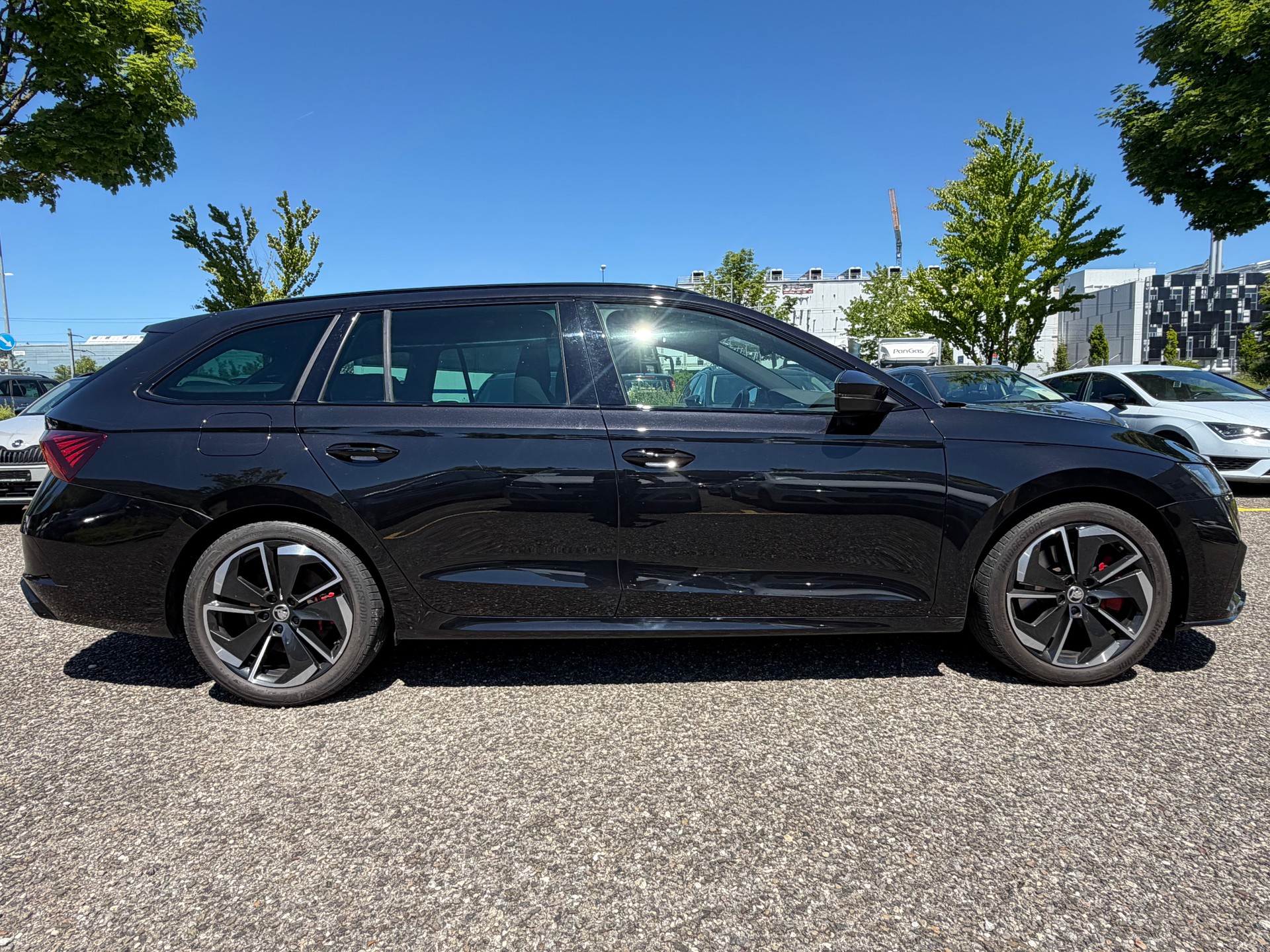 SKODA Octavia Combi 2.0 TSI DSG RS-showroom-element-3