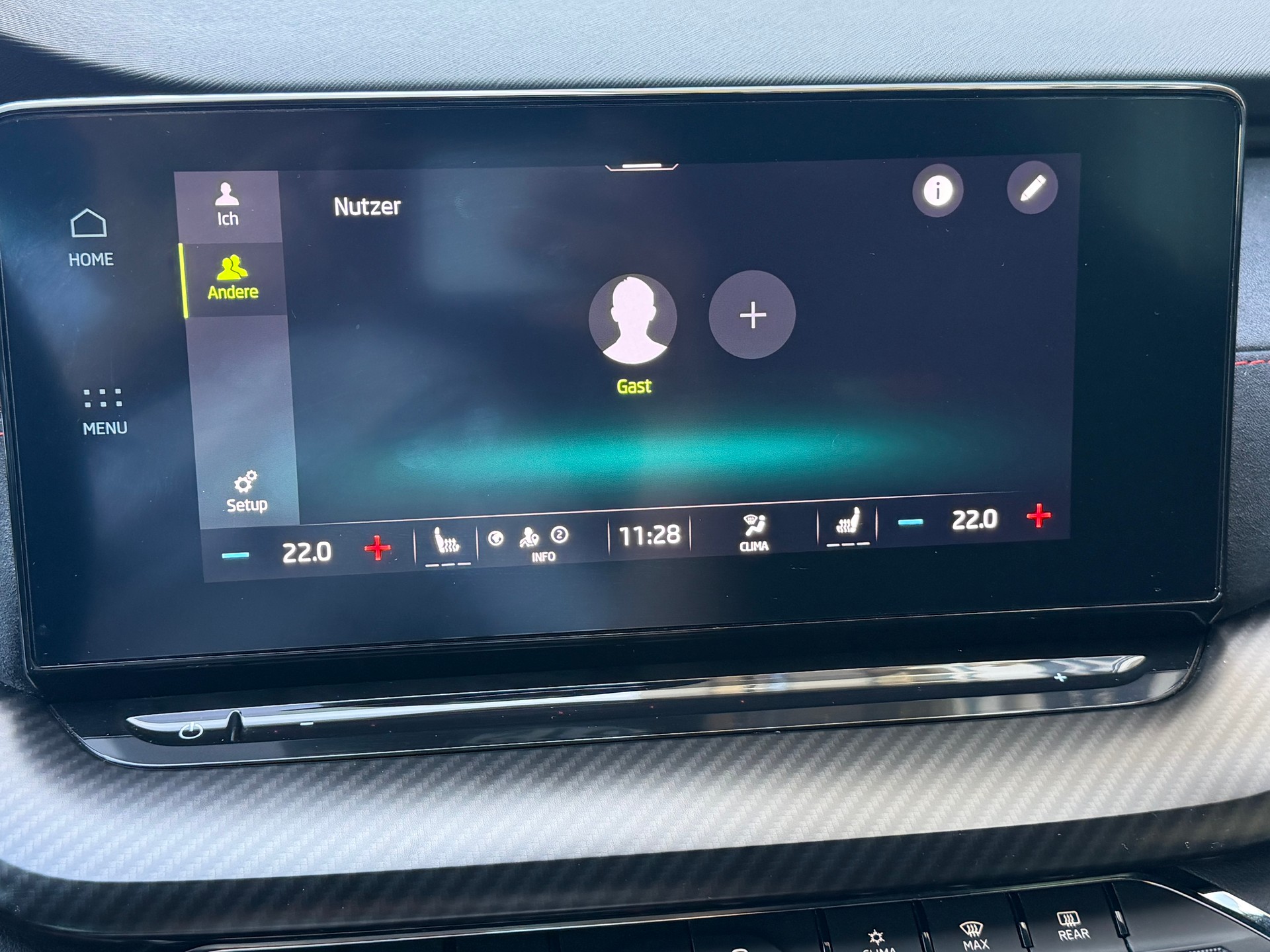 SKODA Octavia Combi 2.0 TSI DSG RS-image-26