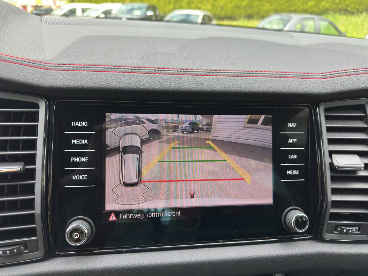 SKODA Kodiaq 2.0 TSI RS DSG-image-12