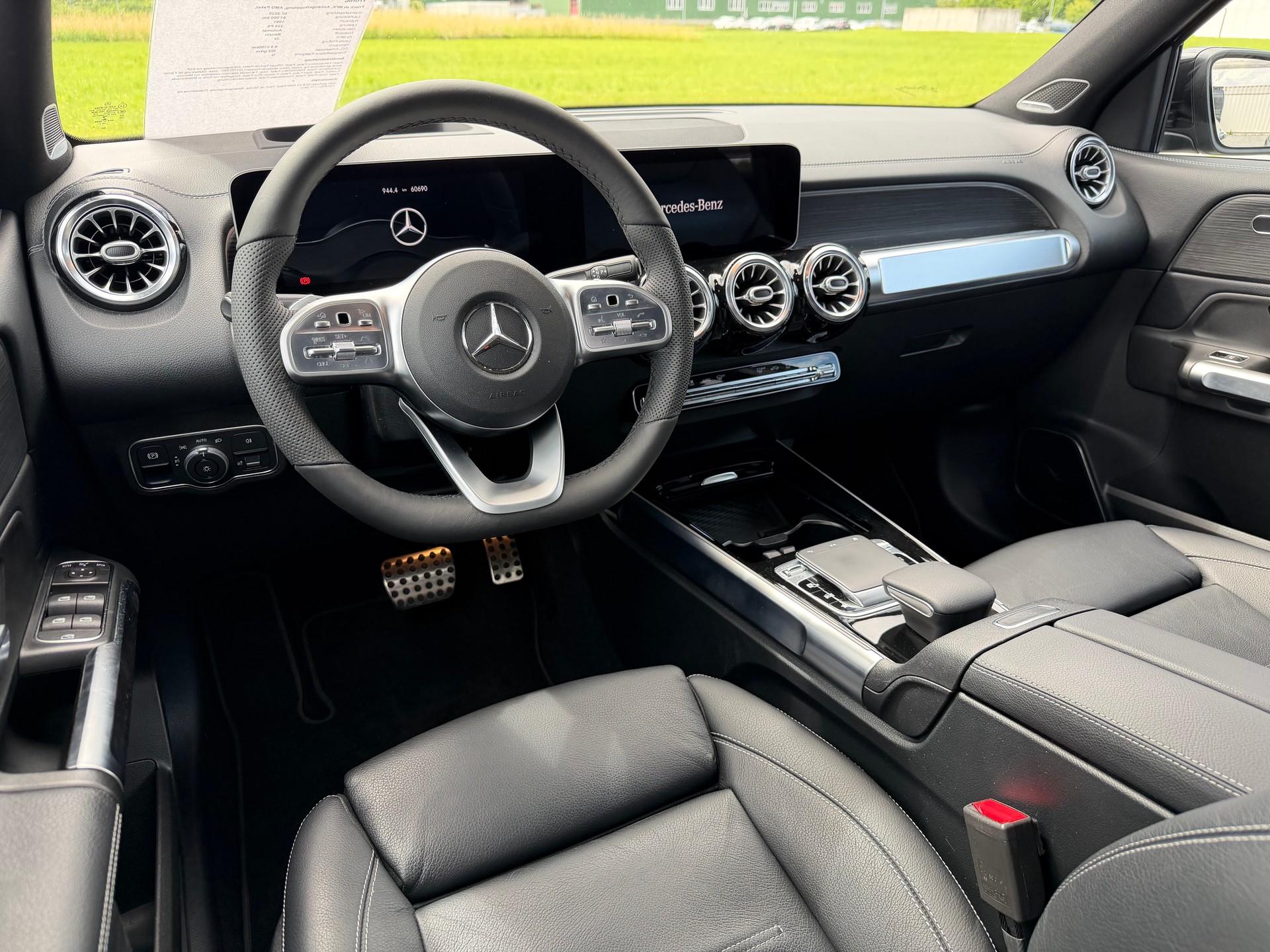 MERCEDES-BENZ GLB 250 4Matic AMG Line 8G-Tronic-image-9