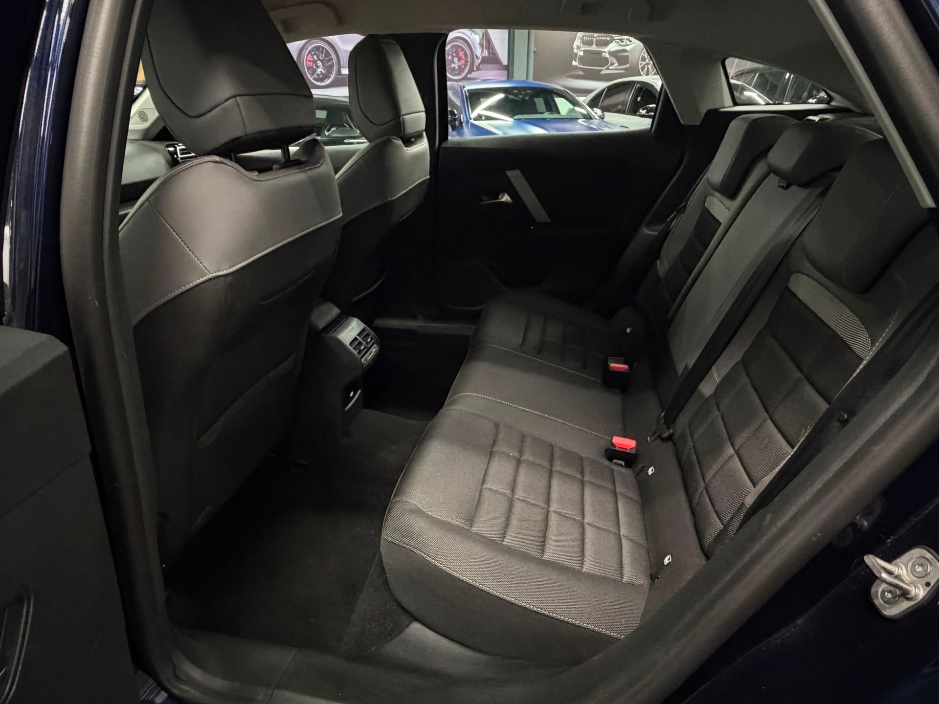 CITROEN C4 1.2 130 Plus EAT8-image-12
