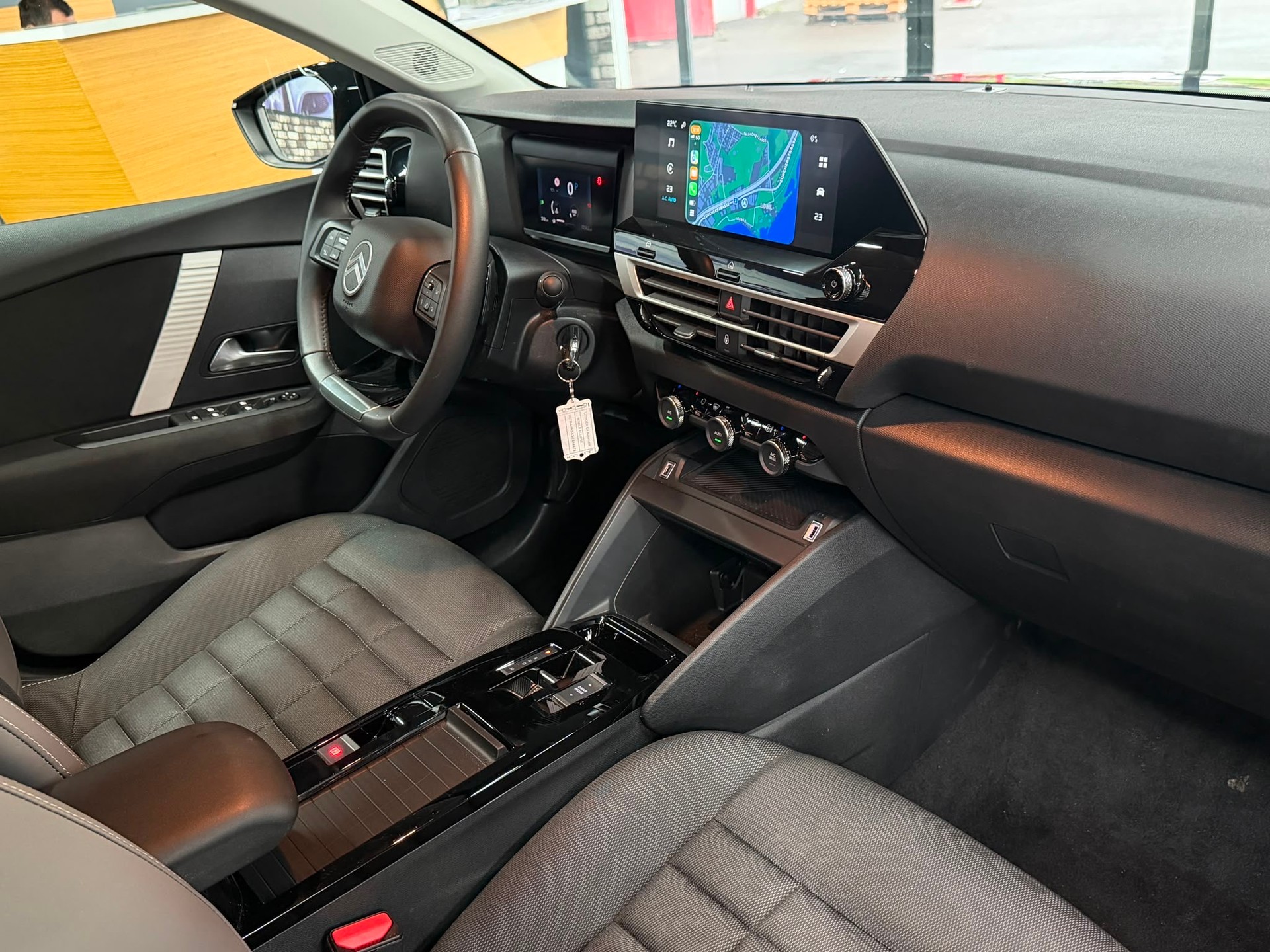 CITROEN C4 1.2 130 Plus EAT8-image-16