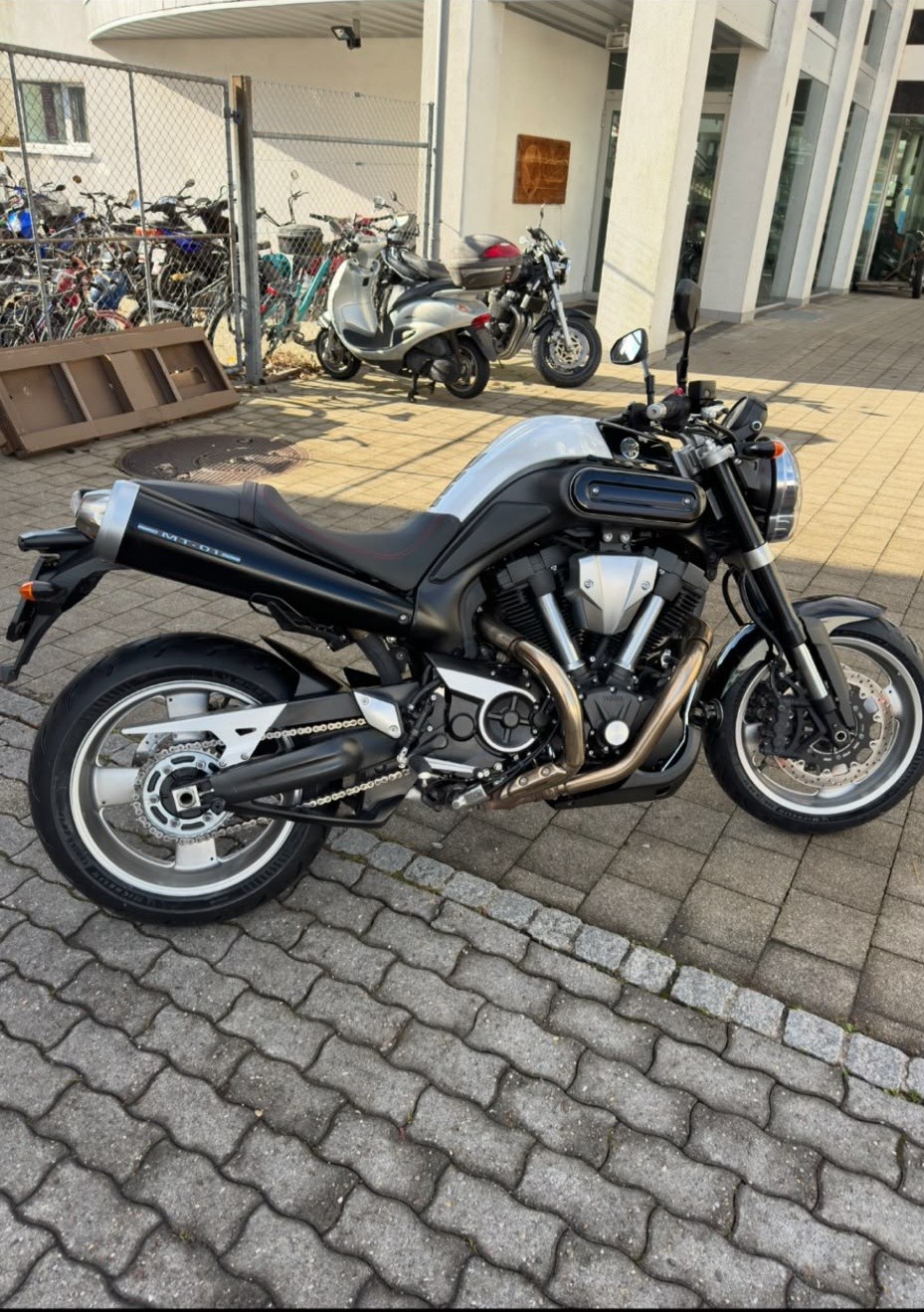 YAMAHA MT-01-image-0