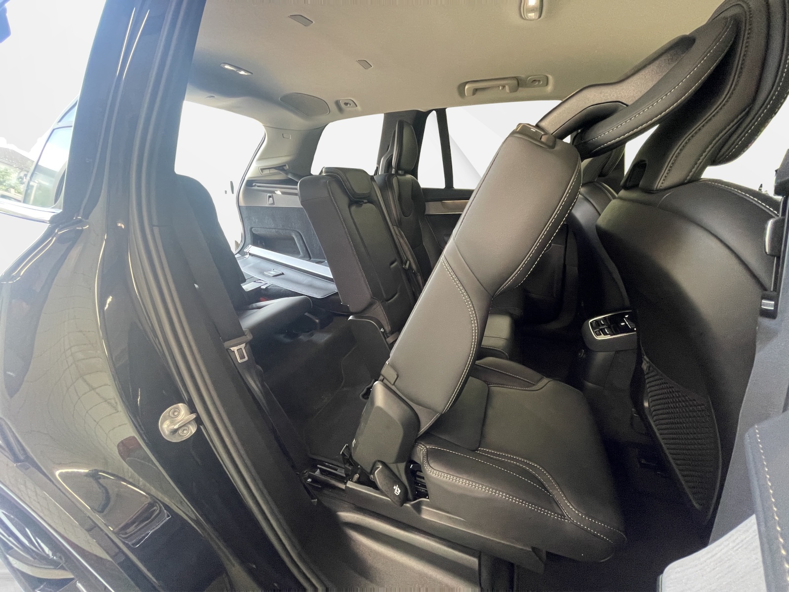 VOLVO XC90 2.0 T8 TE Plus Dark eAWD-image-16