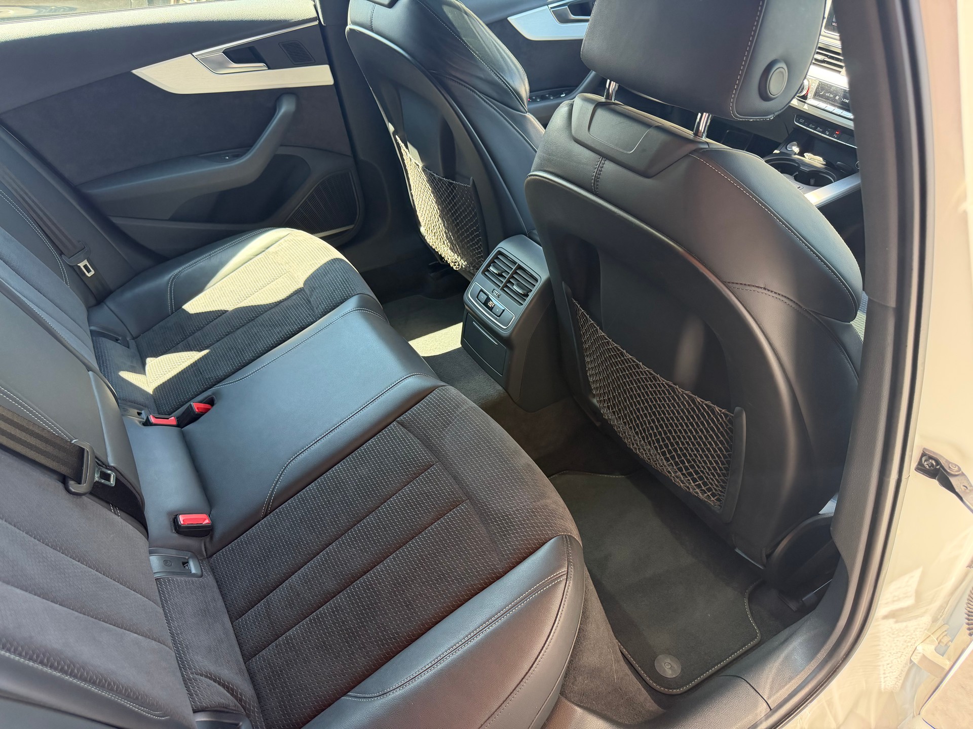 AUDI A4 Avant 3.0 TDI Sport quattro tiptronic-image-5
