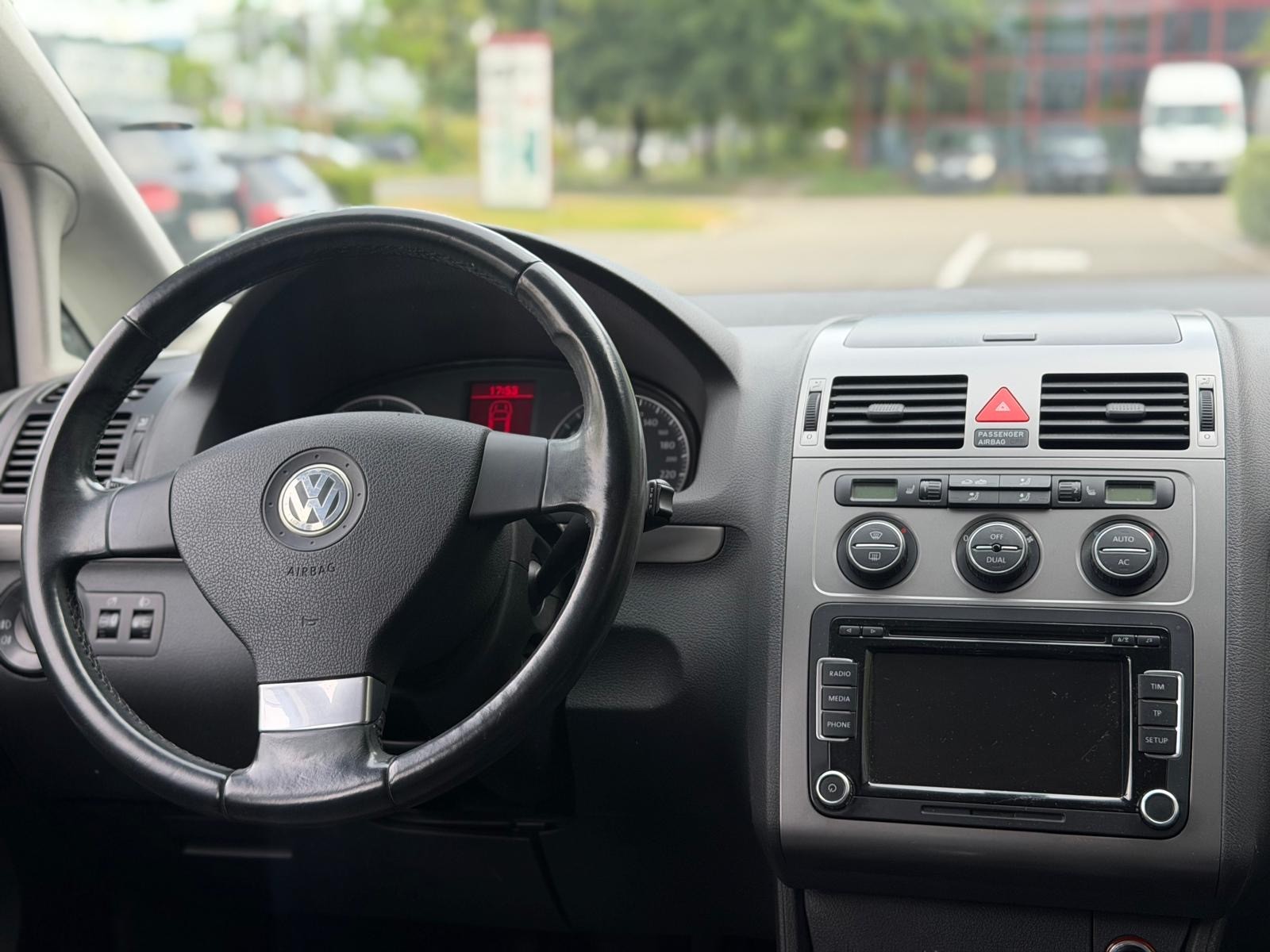 VW Touran 1.4 TSI Highline-image-8