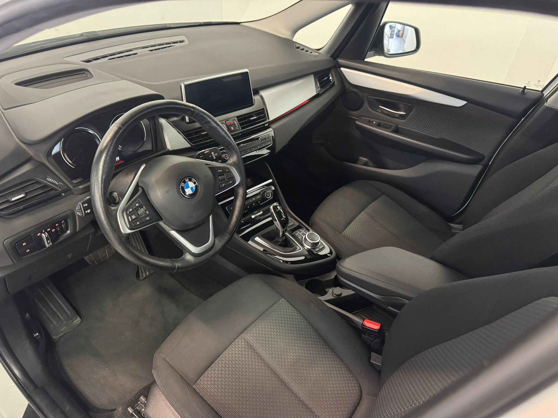 BMW 218d xDrive Gran Tourer Steptronic-image-14