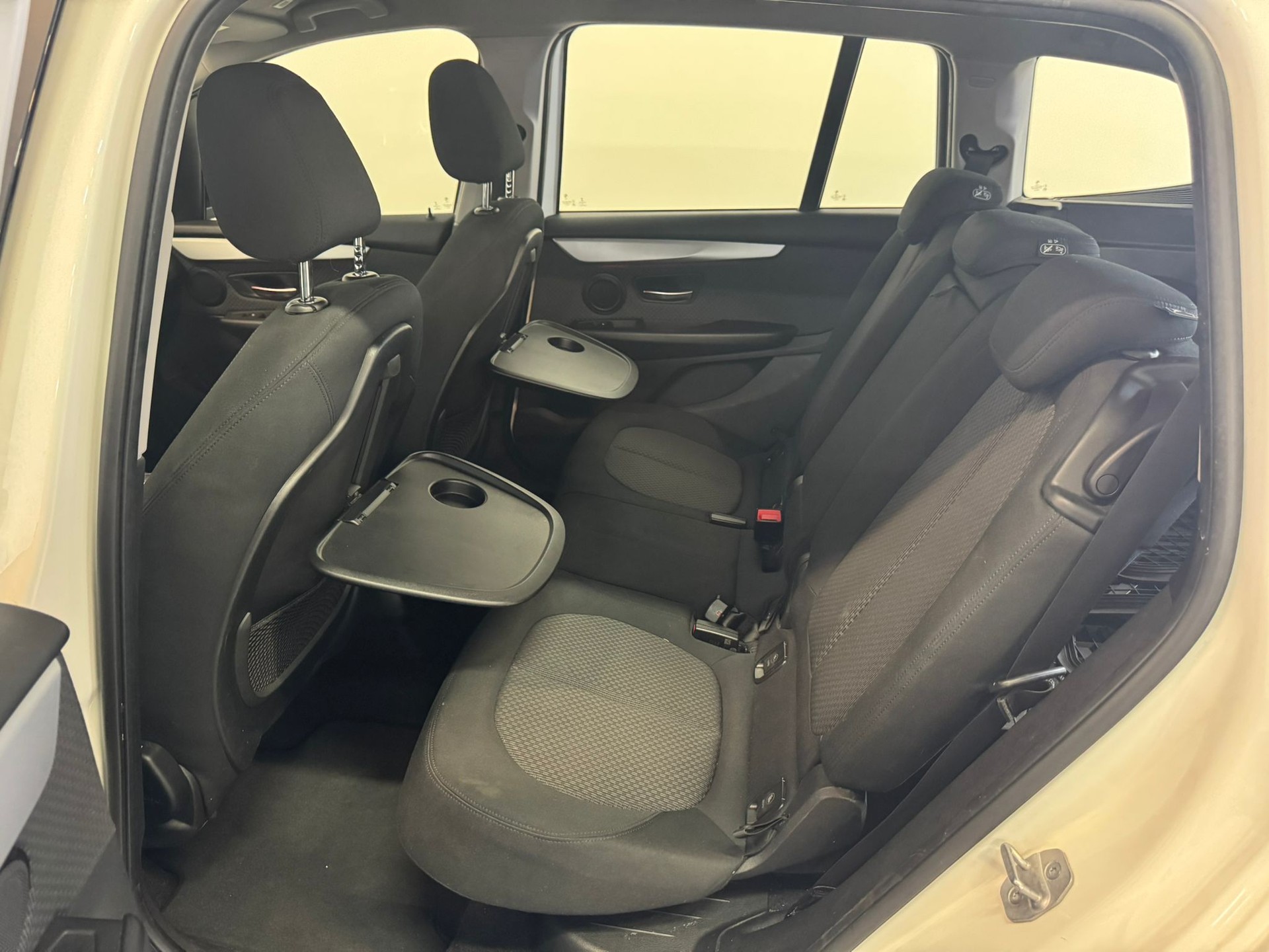 BMW 218d xDrive Gran Tourer Steptronic-image-17