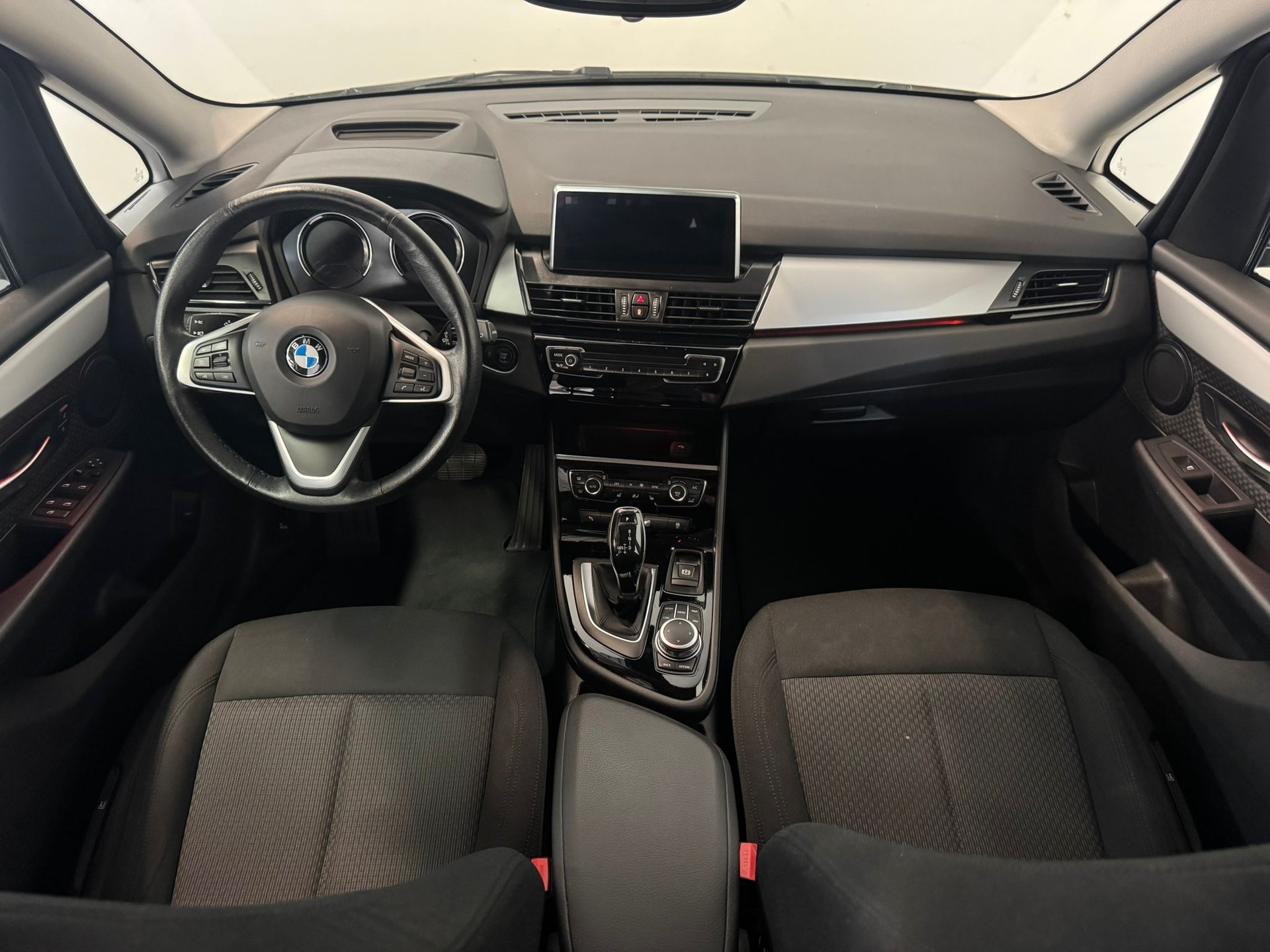 BMW 218d xDrive Gran Tourer Steptronic-image-13