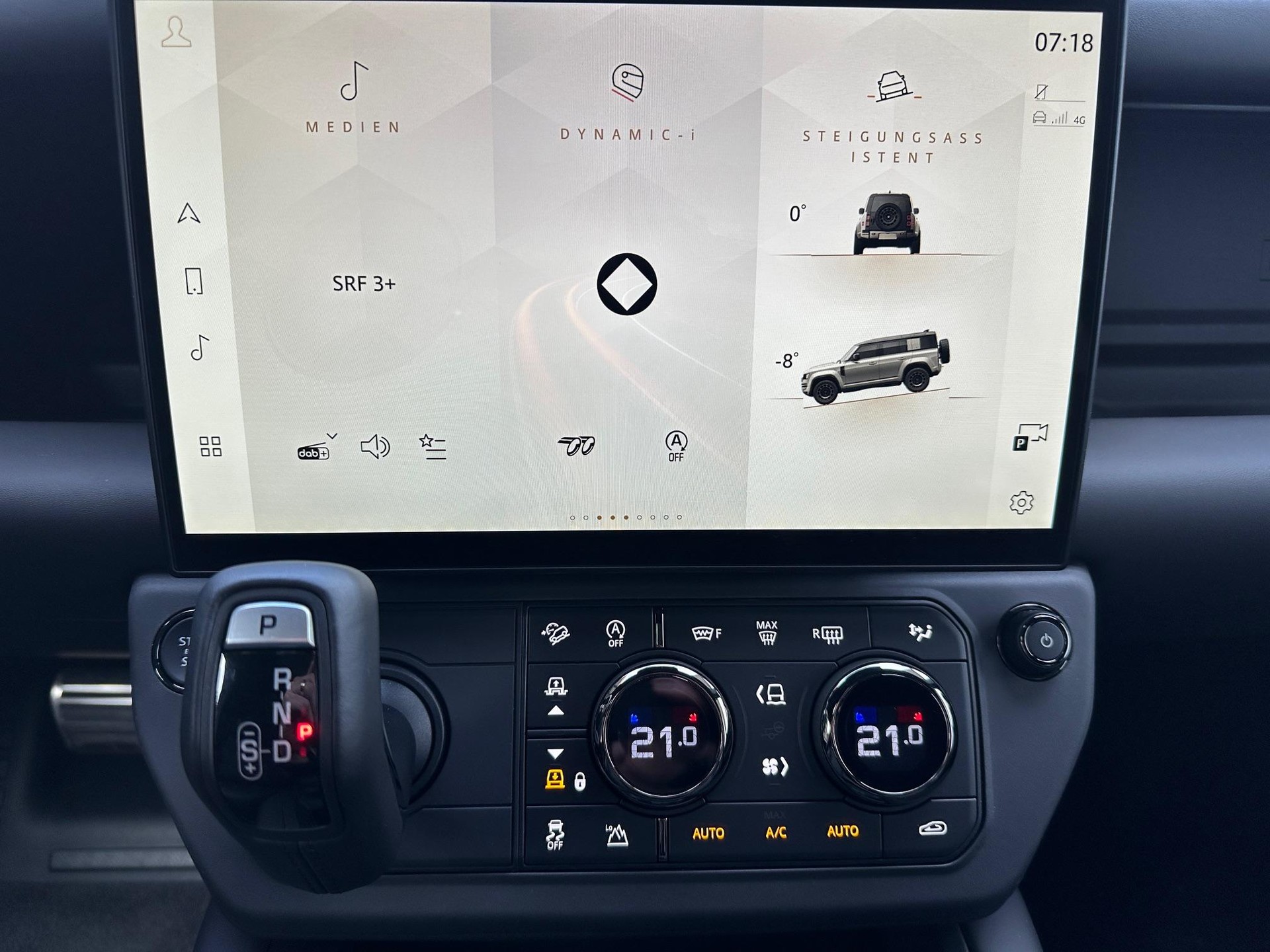 LAND ROVER Defender 110 4.4 V8 Octa Black-image-18