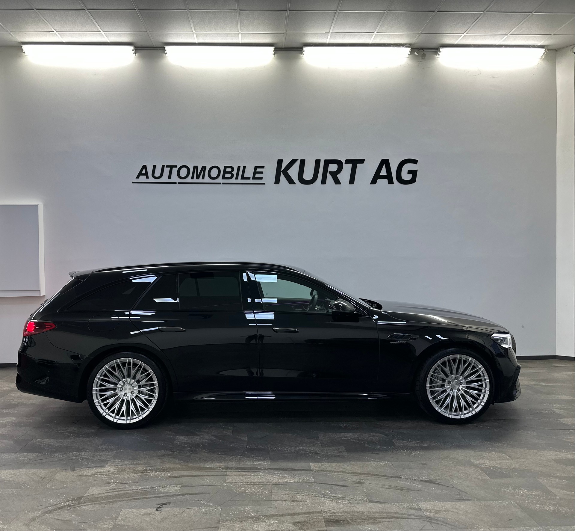MERCEDES-BENZ E 53 Hybrid T 4Matic+ 9G-Tronic-image-7