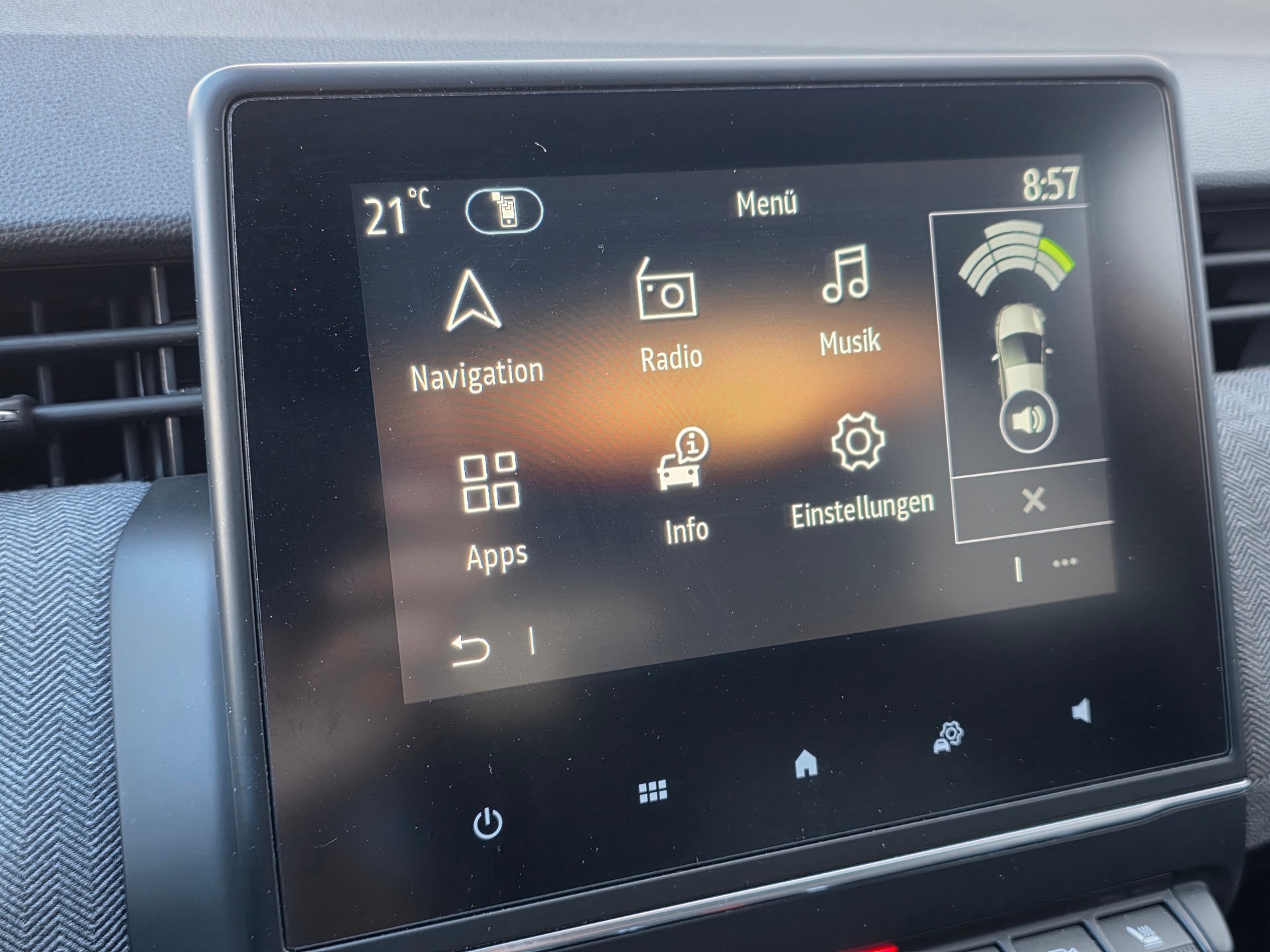 RENAULT Clio 1.0 Techno-image-10