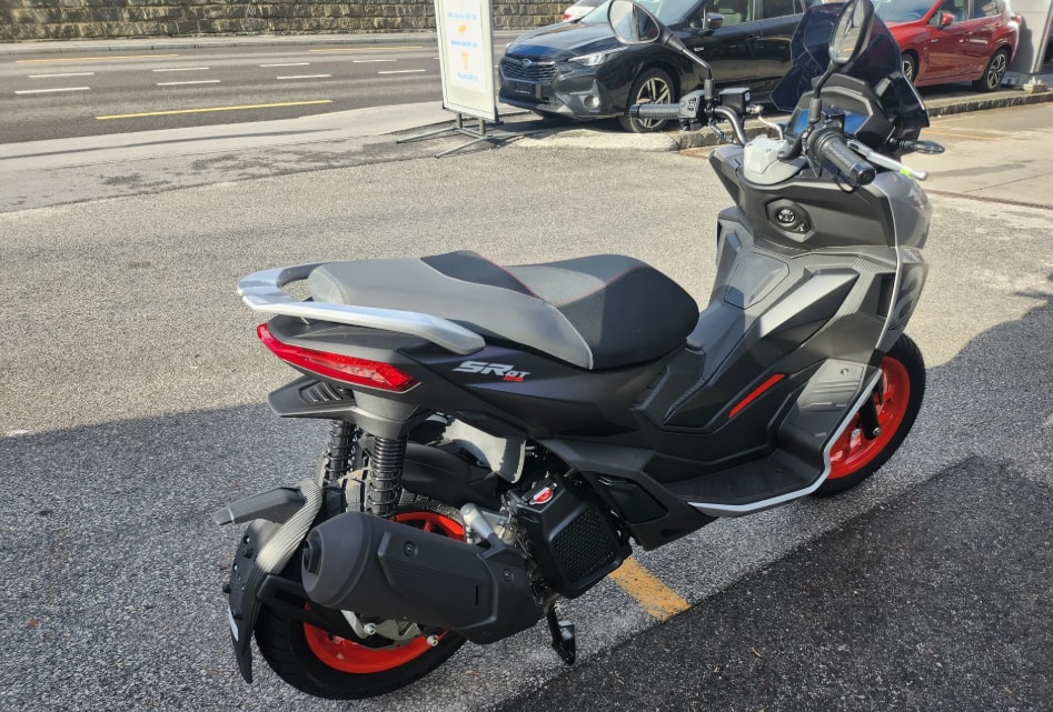 APRILIA SR 125 GT ABS-image-2