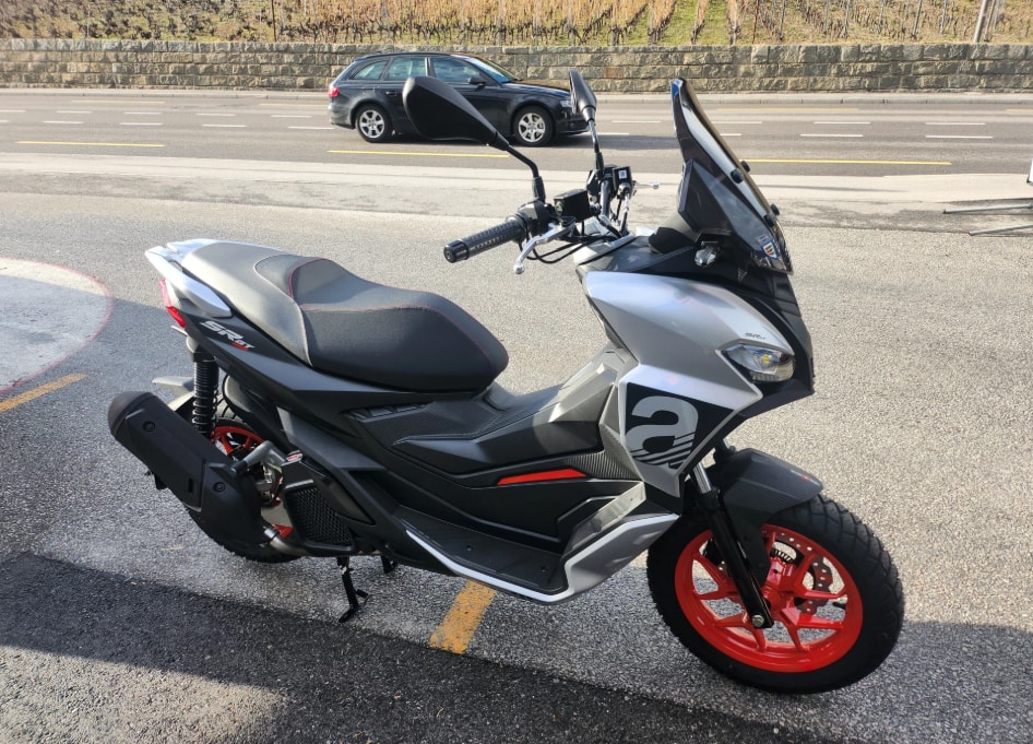 APRILIA SR 125 GT ABS-image-1
