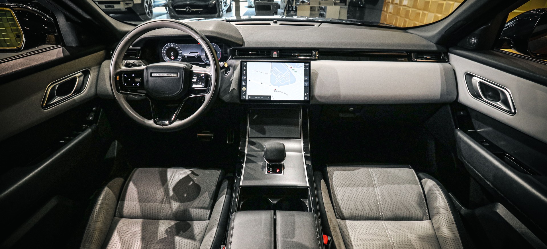 LAND ROVER Range Rover Velar D300 I6 MHEV HSE Dynamic-image-11