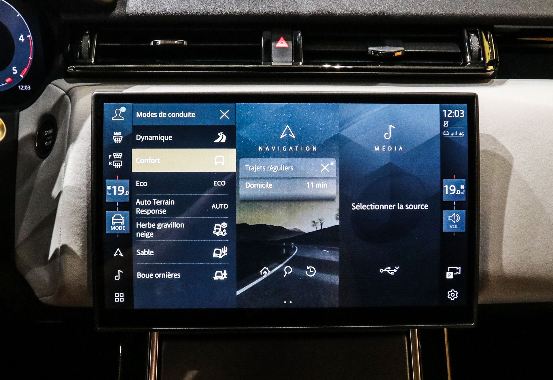 LAND ROVER Range Rover Velar D300 I6 MHEV HSE Dynamic-image-19