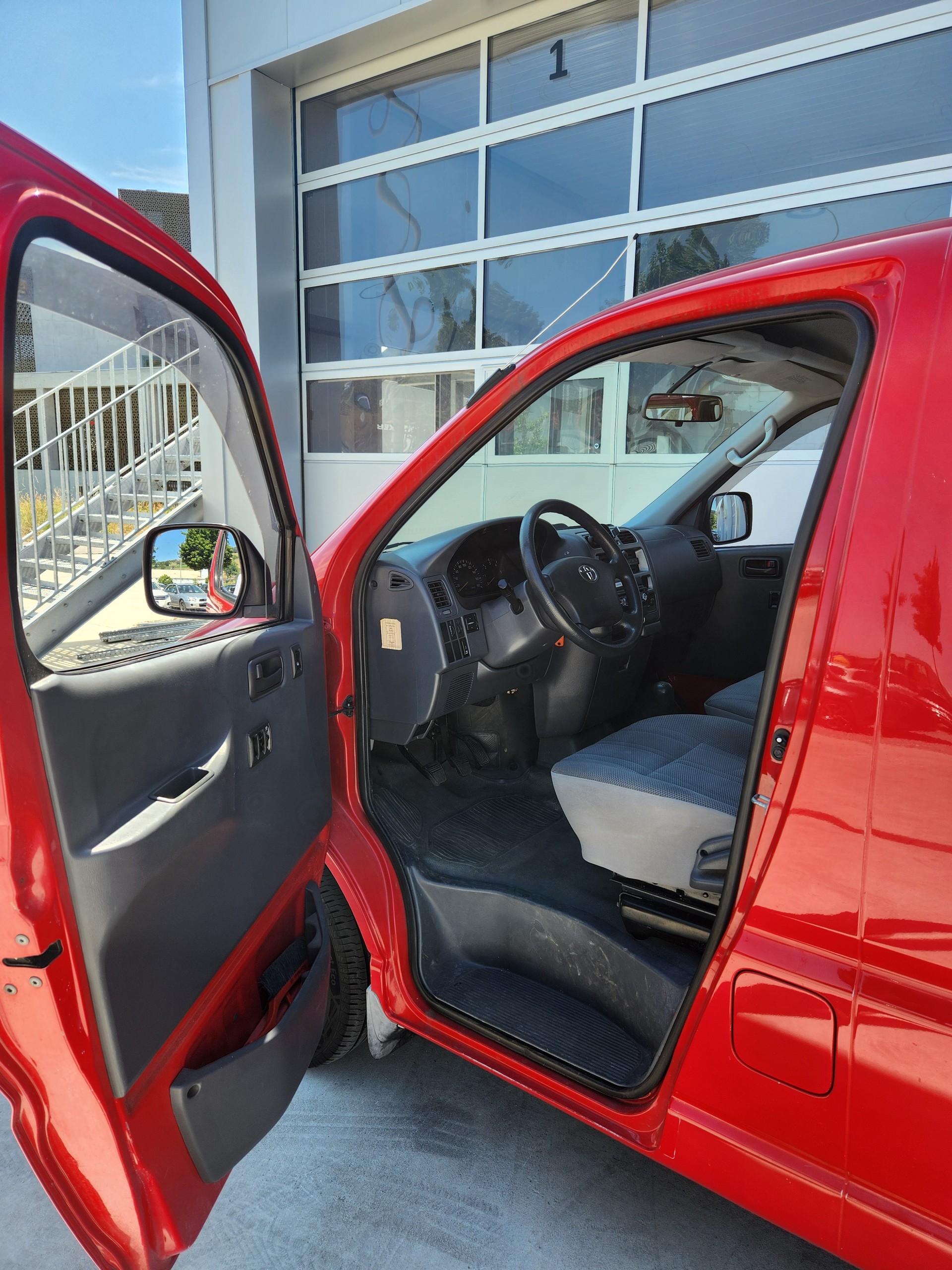 TOYOTA Hiace D-4D Kombi LWB langversion-image-11
