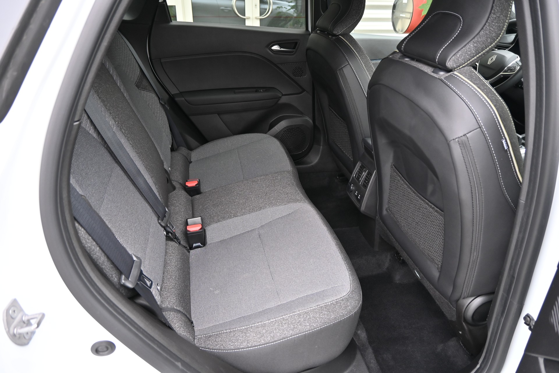 RENAULT Symbioz 1.4 Techno EDC Automat 140PS-image-12