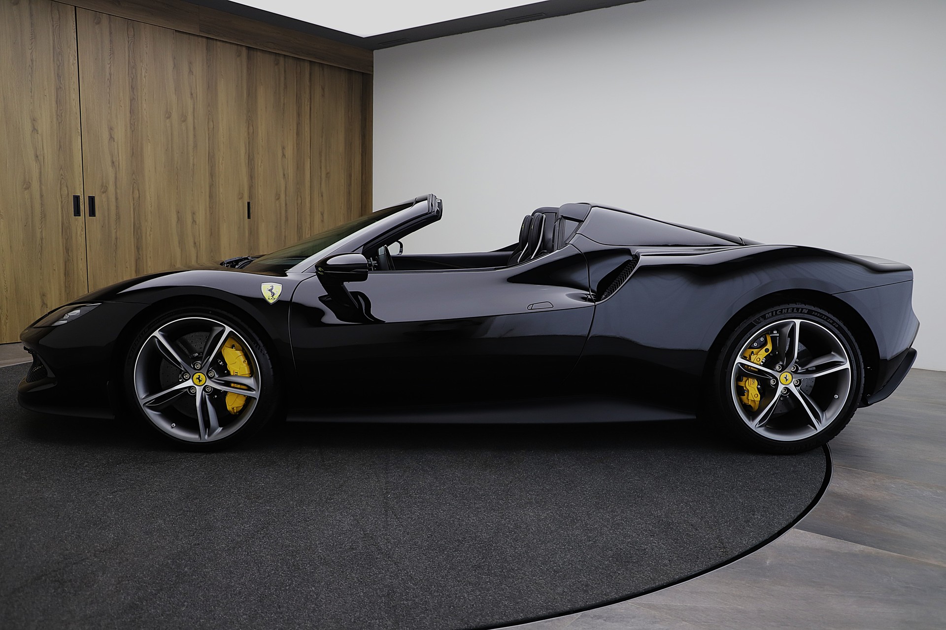 FERRARI 296 GTS-image-3