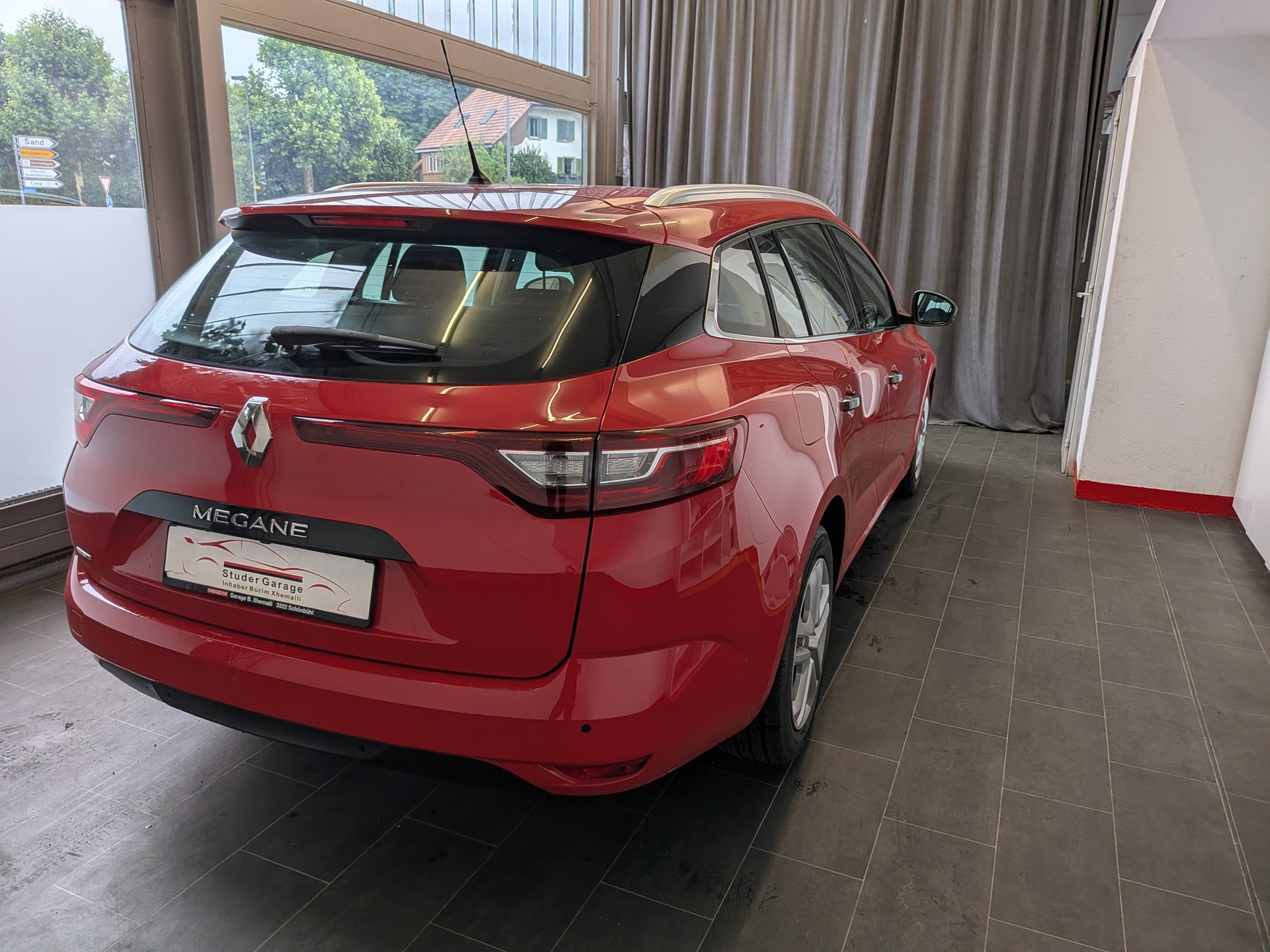 RENAULT Mégane Grandtour 1.5 dCi GT Line EDC-image-6