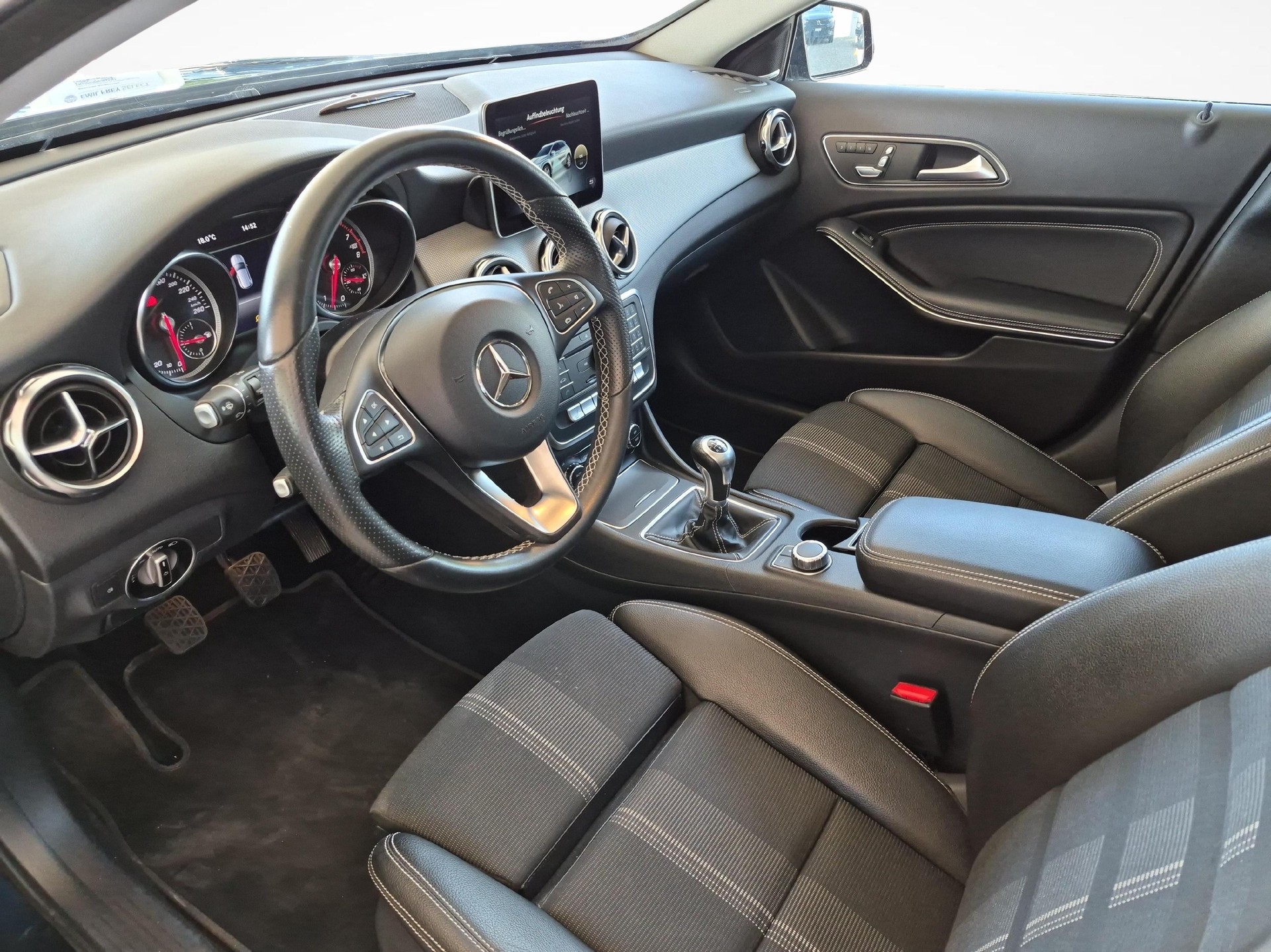 MERCEDES-BENZ GLA 200 Urban / ab 3,99% Leasing bei Abschluss einer Protect Autoversicherung-image-12