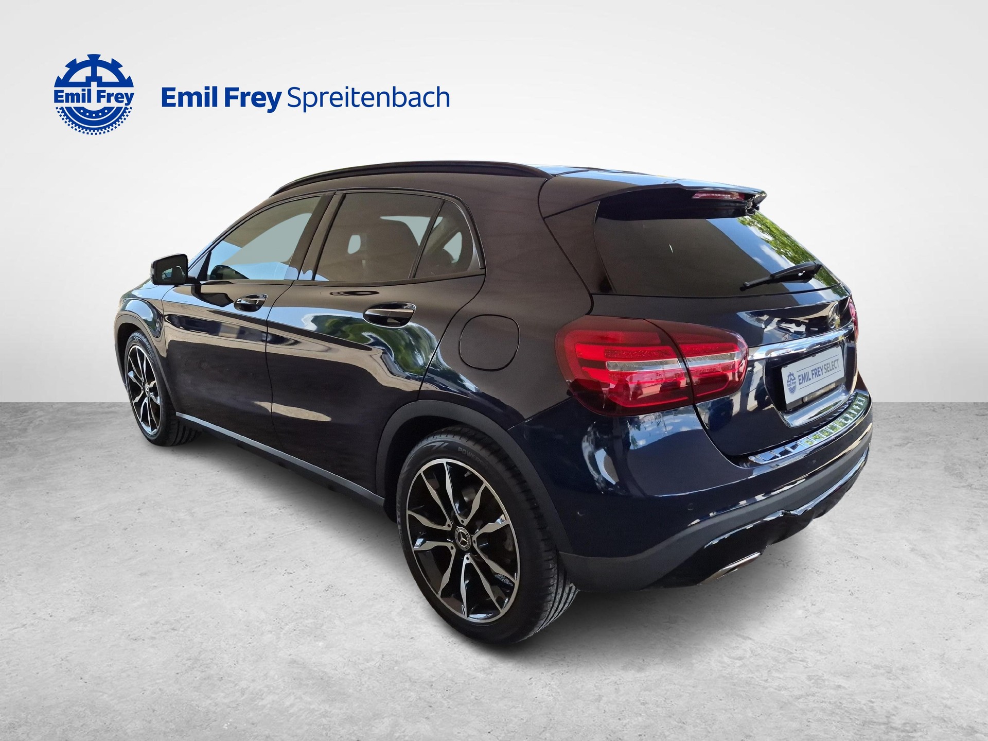 MERCEDES-BENZ GLA 200 Urban / ab 3,99% Leasing bei Abschluss einer Protect Autoversicherung-showroom-element-2