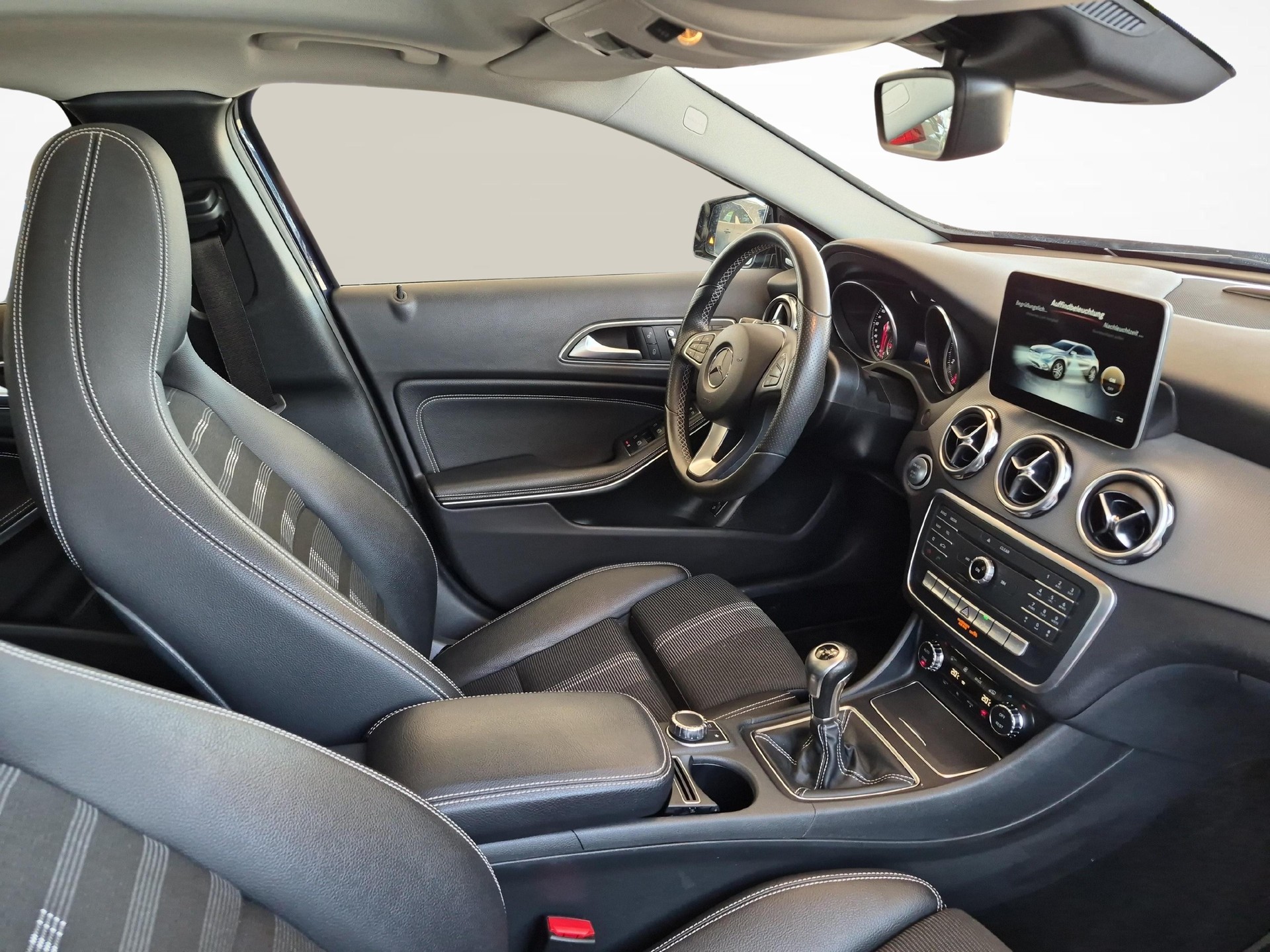 MERCEDES-BENZ GLA 200 Urban / ab 3,99% Leasing bei Abschluss einer Protect Autoversicherung-image-9